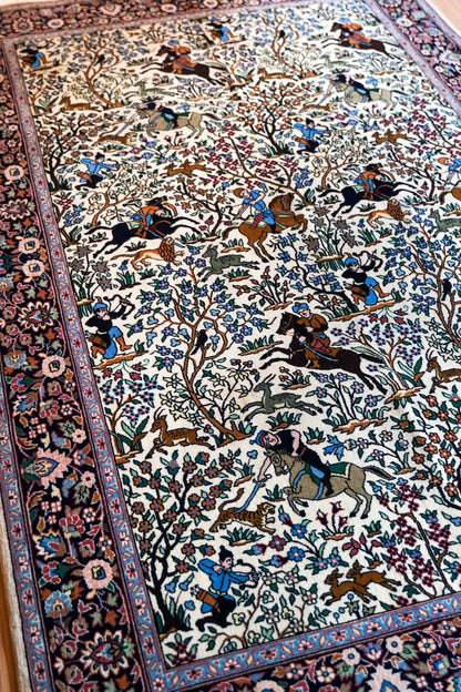  ペルシャ絨毯 タブリーズ産 シカルガー（狩猟図）デザイン 218×140cm 手織りラグ