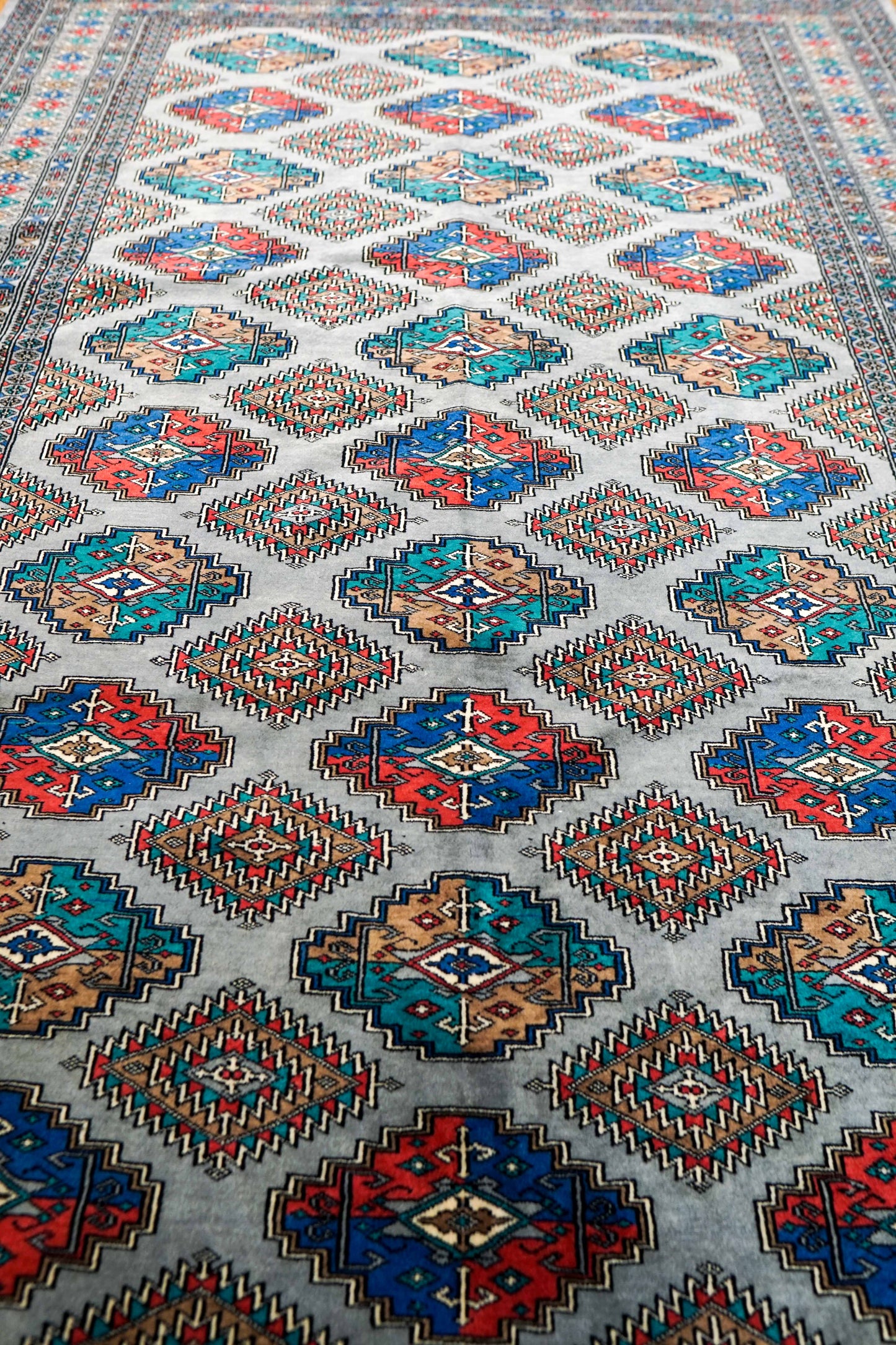  パキスタン手織り絨毯 234×160cm