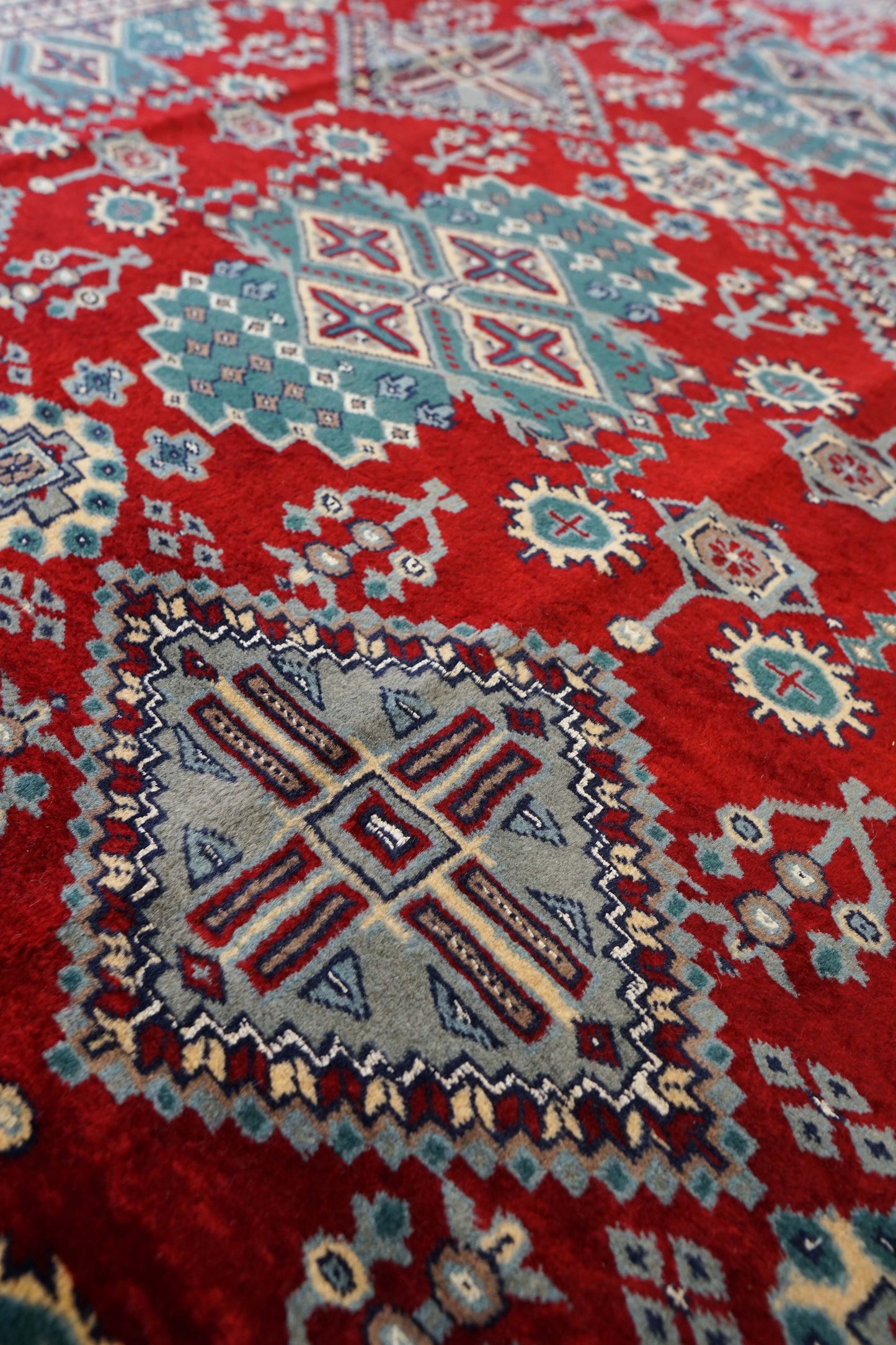 パキスタン手織り絨毯 239×172cm｜高密度ウールラグ ニュージーランドウール×シルク使用 リビングサイズ