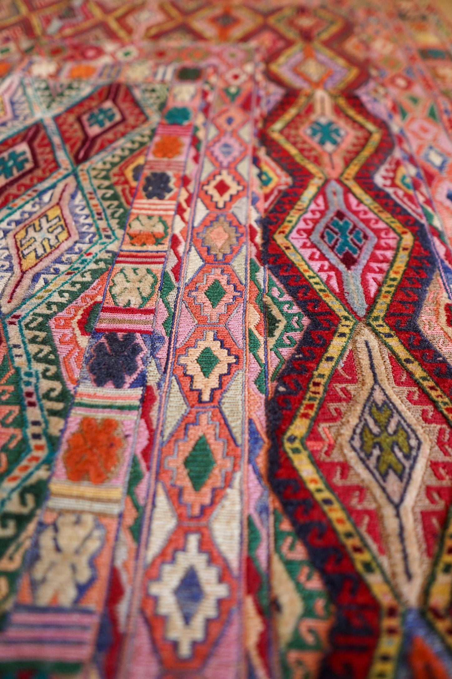 アフガニスタン 手織りマシュワニキリム 180×143cm fine quality