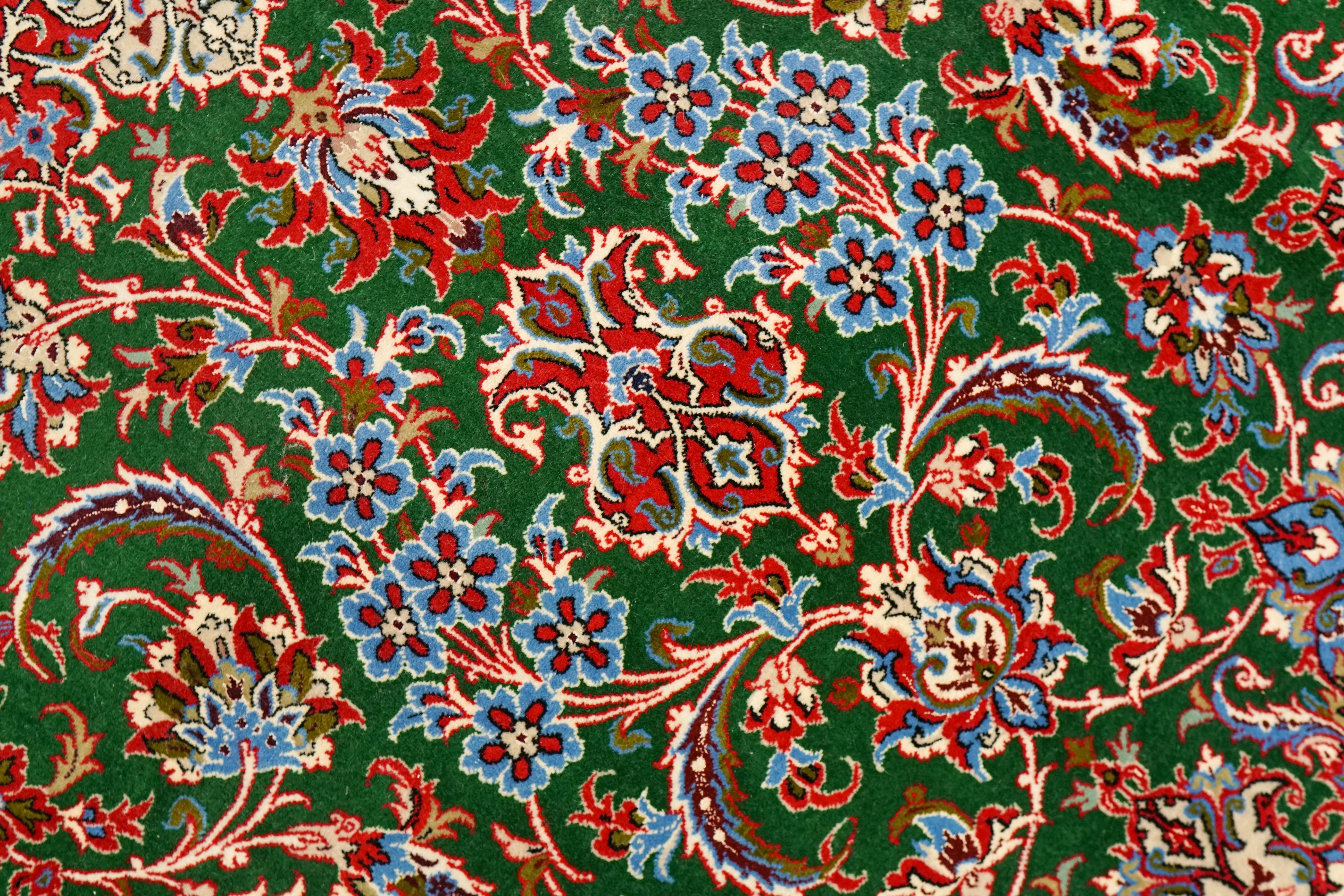 ペルシャ手織り絨毯 イスファハン産 245×157cm コルクウール