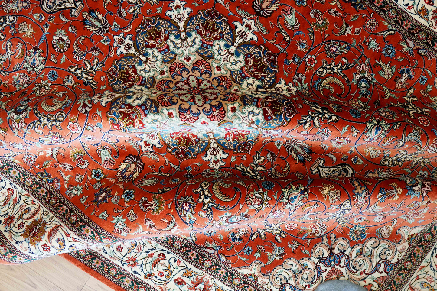 ペルシャ絨毯 クム産 モハマディ工房 シルク100% 197×130cm｜手織り 高密度シルクラグ メダリオンデザイン