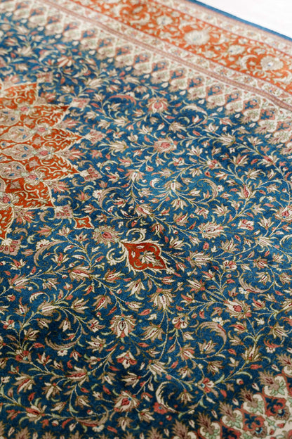 Collection 197×135cm ペルシャ手織り絨毯 クム産 ヌーリ工房 シルク100% 証明書付