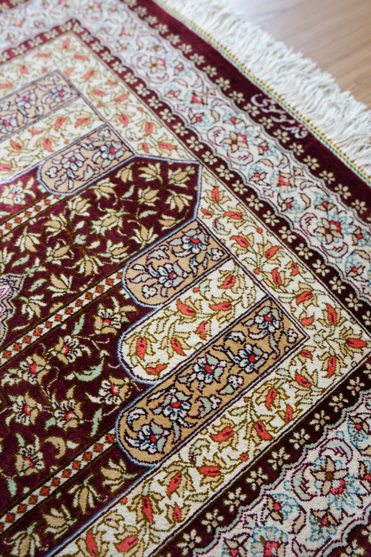  ペルシャ絨毯 クム産 シルク100％ 手織り 91×58cm｜モサビ工房