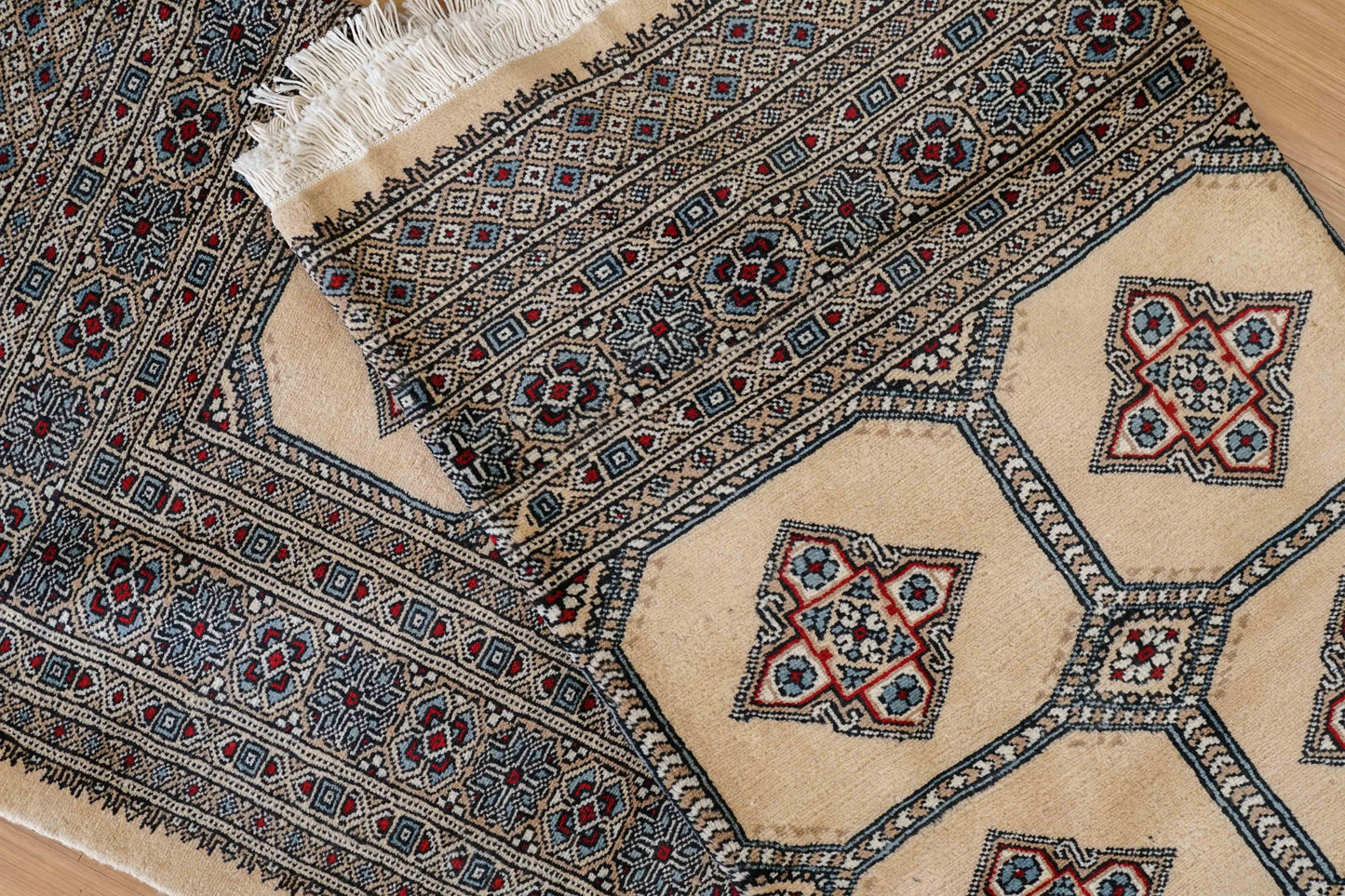  パキスタン手織り絨毯 ジャルダールデザイン ウールラグ 233×196cm