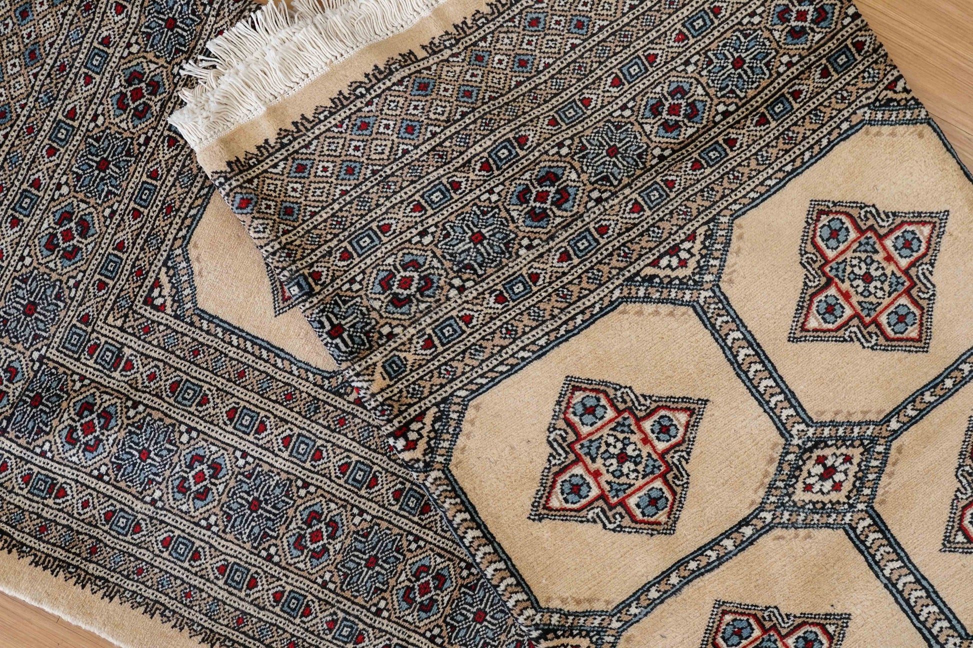  パキスタン手織り絨毯 ジャルダールデザイン ウールラグ 233×196cm