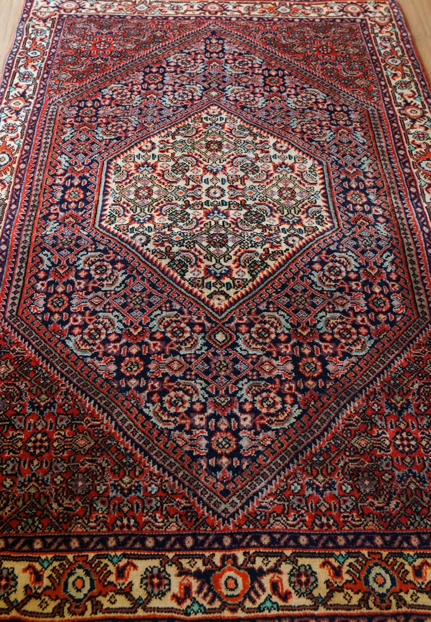  手織りペルシャ絨毯 ビジャー 109×75cm　ビジャール産