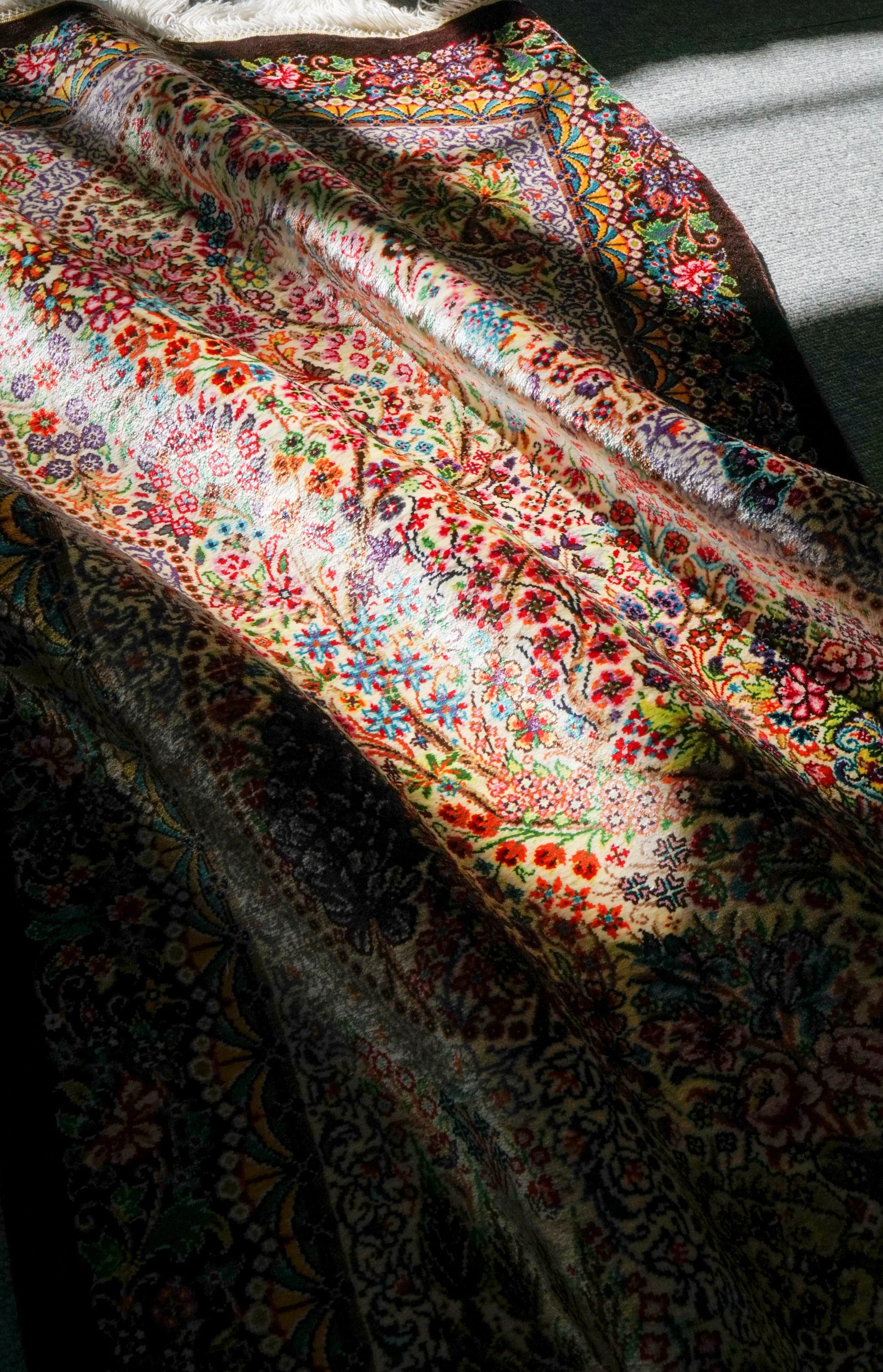 90×61cm　【ペルシャ絨毯　クム産　ナーリイ房　シルク 100%　】 Decorworks