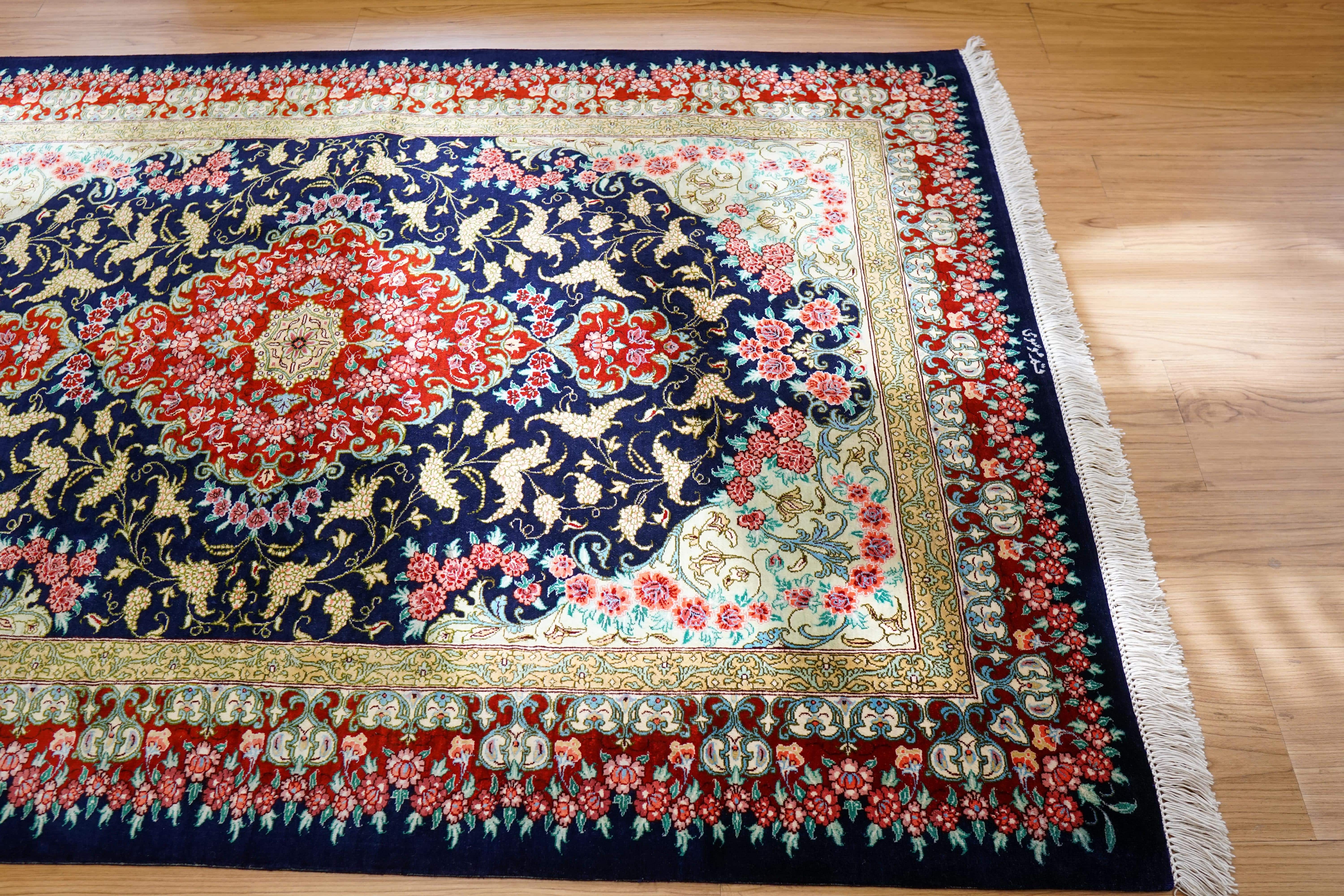 ペルシャ絨毯 クム産 100％シルク 手織り 150×98cm – Decorworks