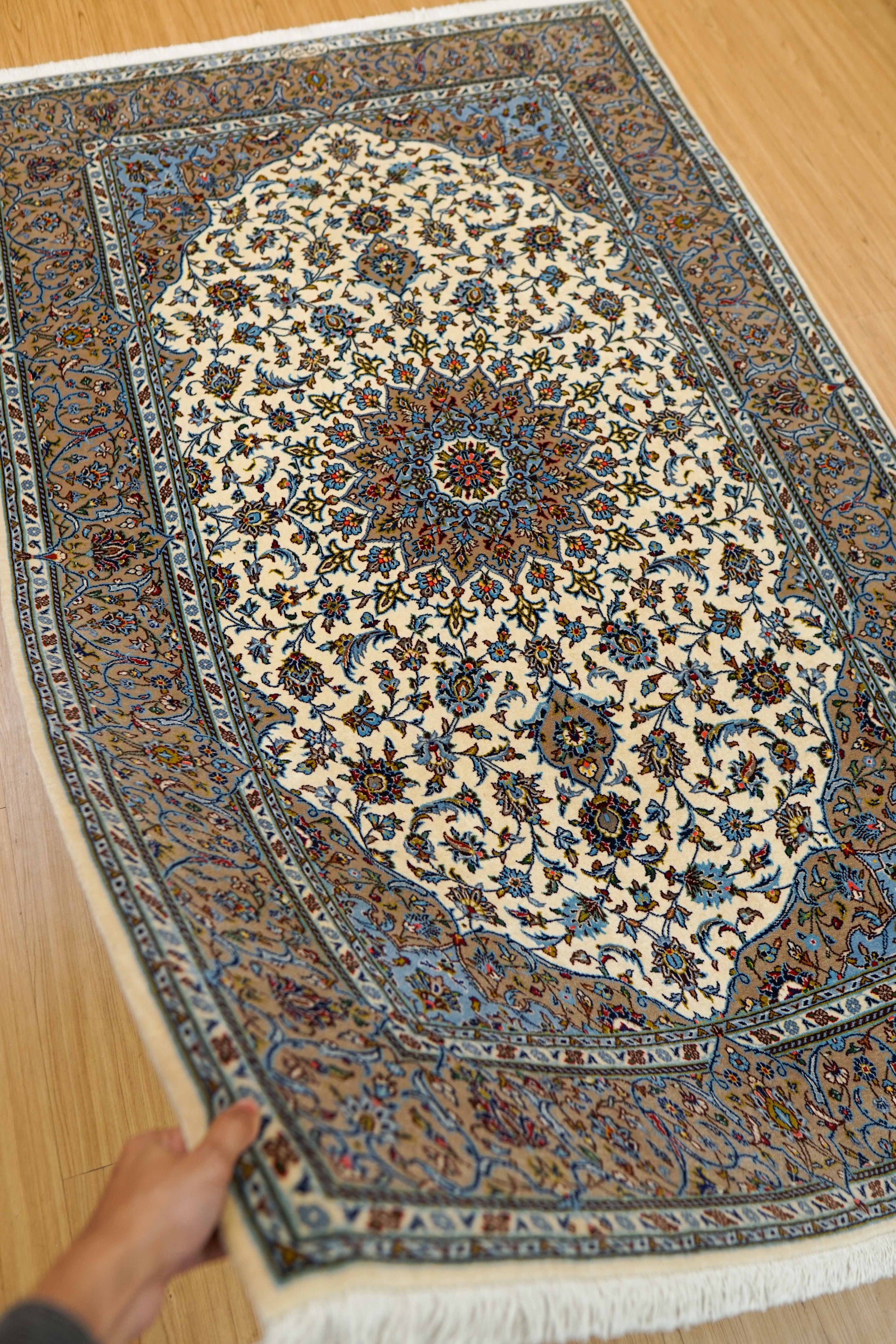  ペルシャ絨毯 カシャーン産 226×152cm (カシャン)｜伝統メダリオンデザイン・上品なアイボリー×ブルー