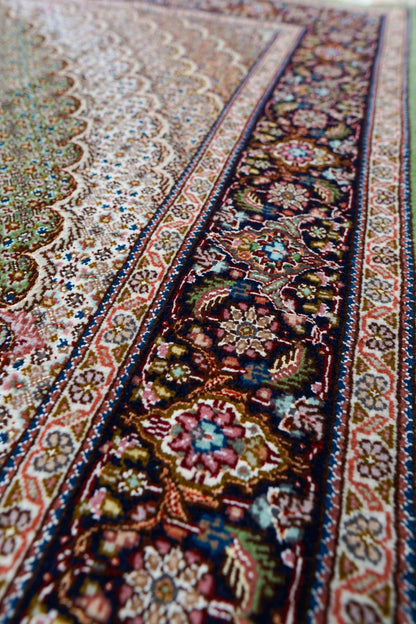  ペルシャ手織り絨毯 タブリーズ産 225×155cm