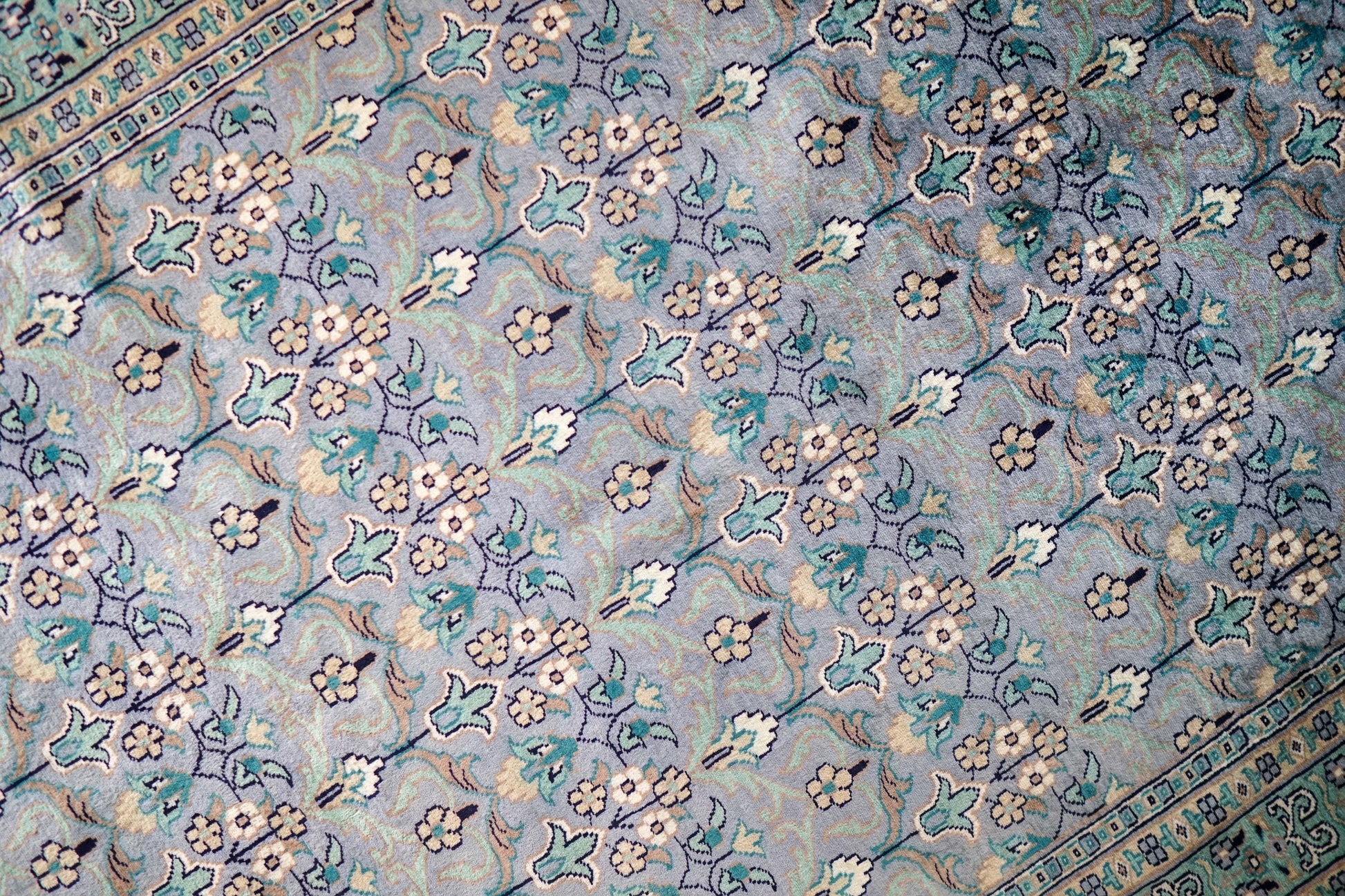  パキスタン手織り絨毯 175×127cm