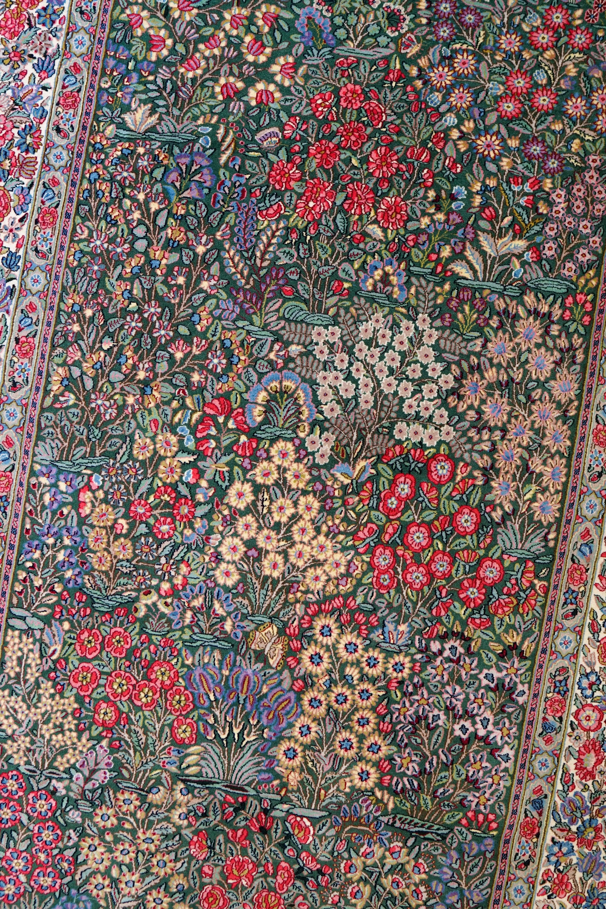  ペルシャ絨毯　ケルマン産  245×155cm　