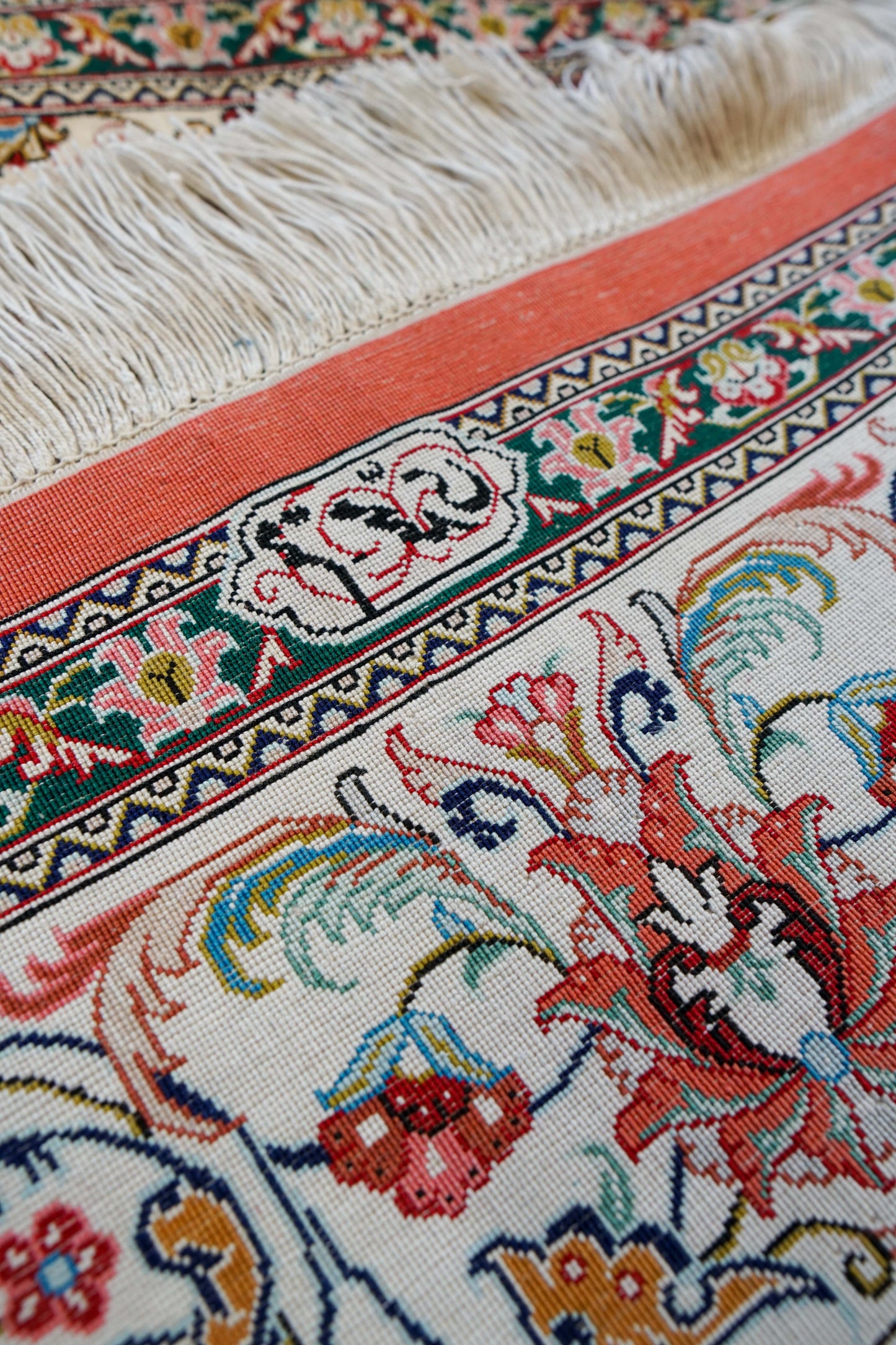 ペルシャ絨毯 クム産 モハマディ工房 シルク100% 197×130cm｜手織り 高密度シルクラグ メダリオンデザイン