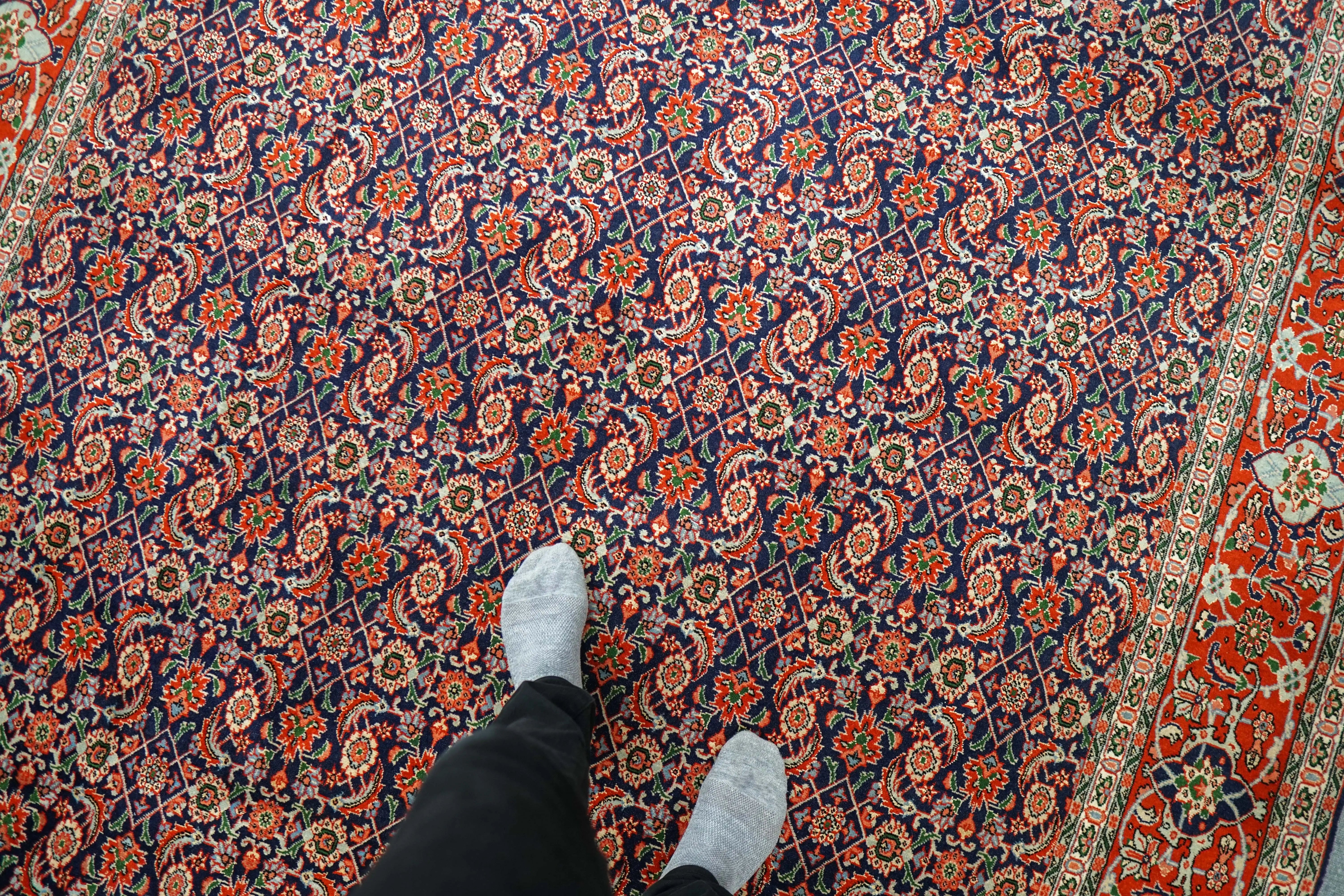 ペルシャ手織り絨毯タブリーズ産 高級シルク＆ウール使用 精緻な花柄と