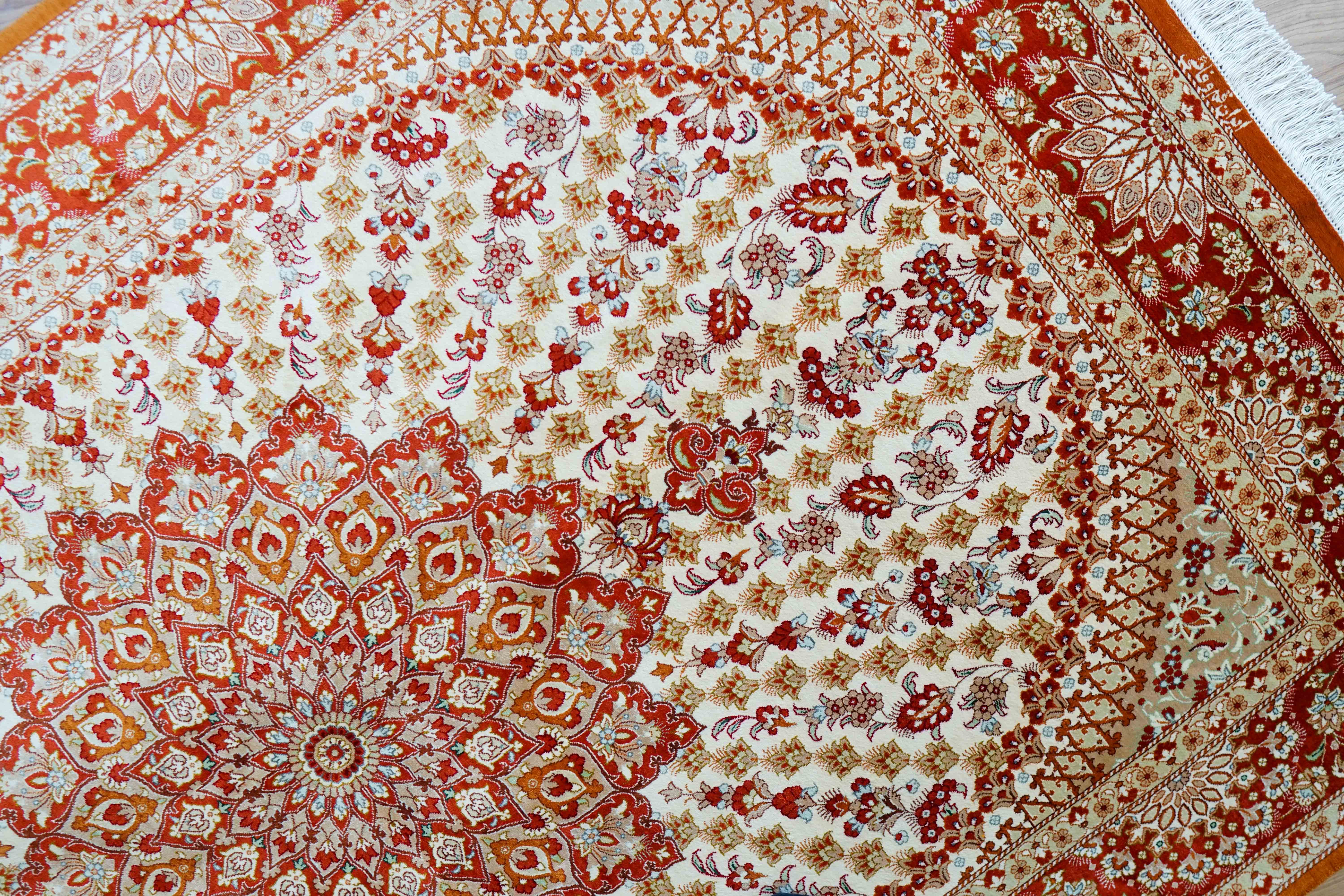 ペルシャ手織り絨毯 クム産 シルク100％ 193×130cm｜クム ワファィ工