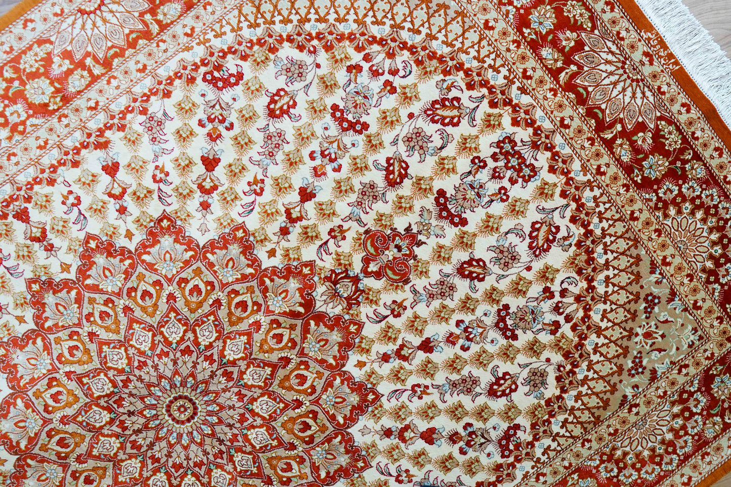  ペルシャ手織り絨毯 クム産 シルク100％ 193×130cm｜クム ワファィ工 房