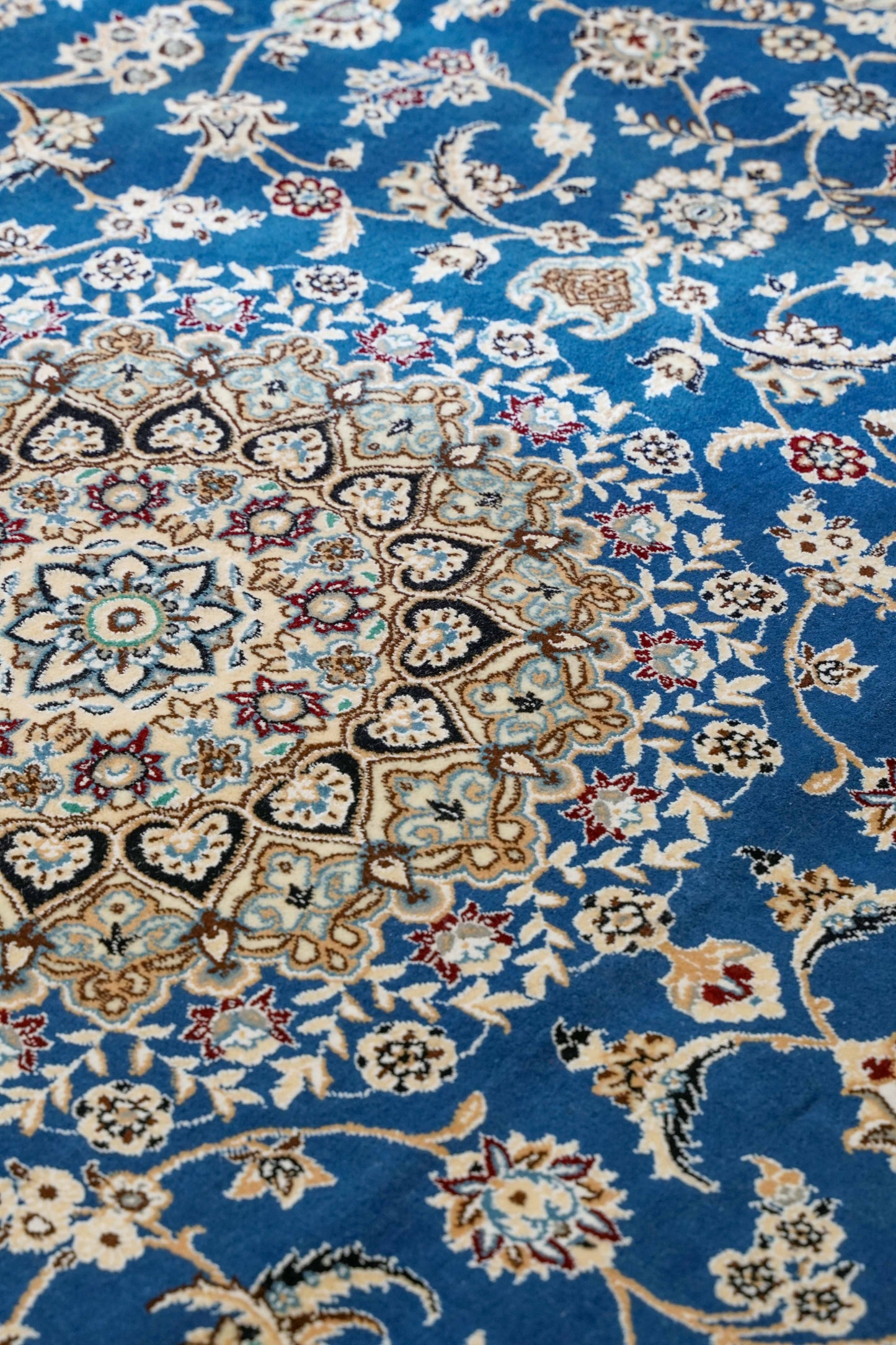  ペルシャ絨毯 ナイン産 250×204cm　