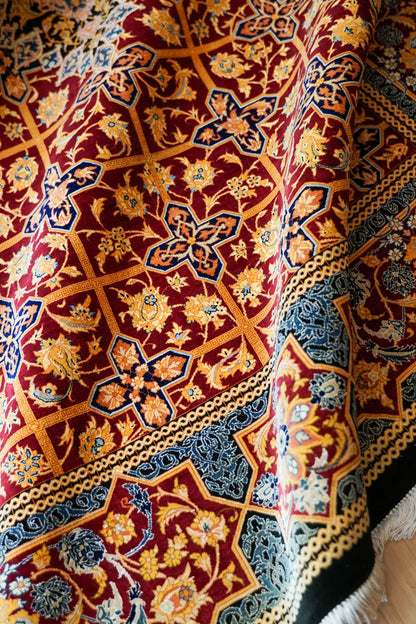  手織りペルシャ絨毯 クム産 【シルク】ラミニ工房 197×132cm ｜ 証明書付