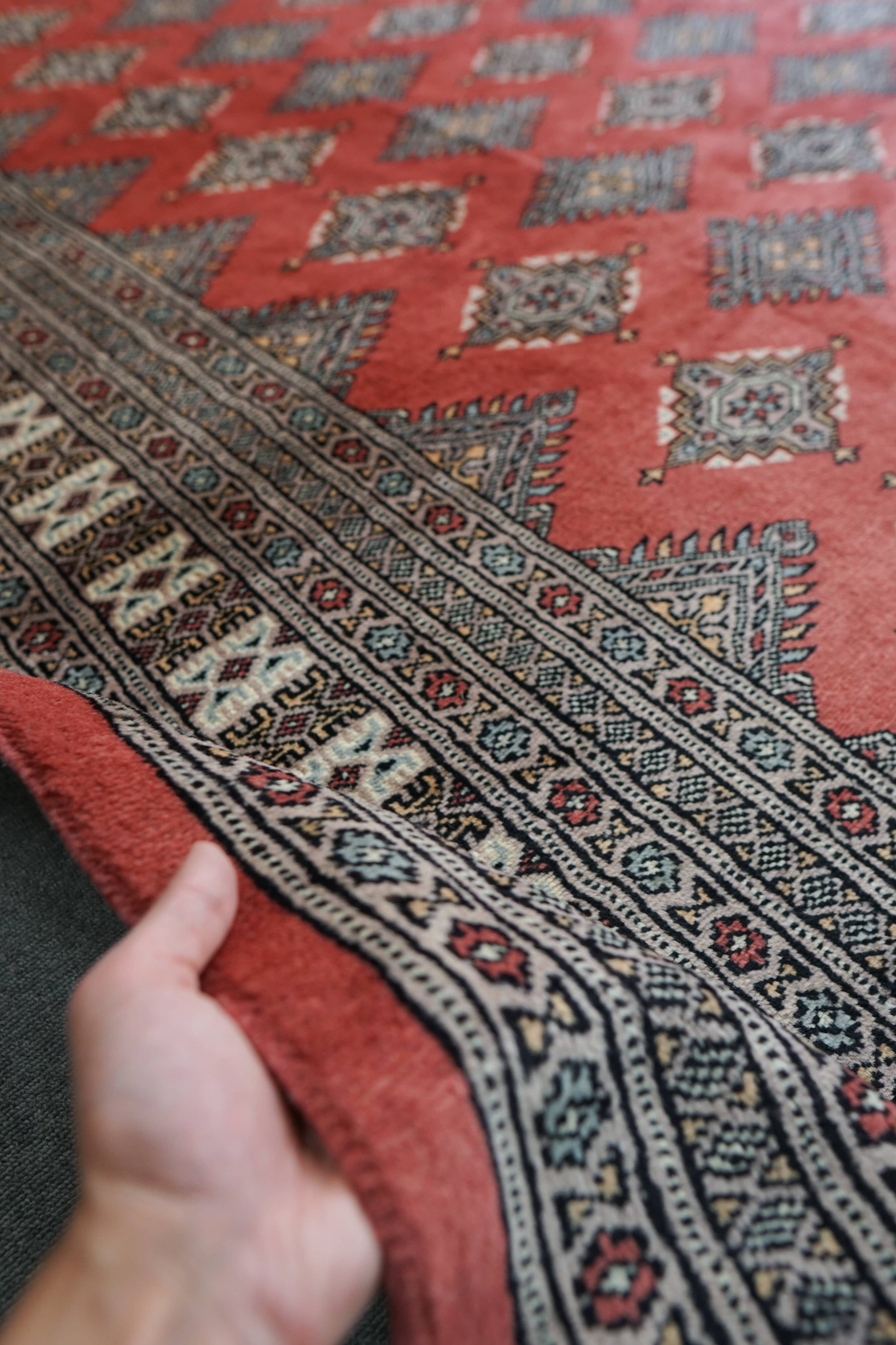 Collection パキスタン手織り絨毯 302×245cm トライバルデザイン ウールラグ