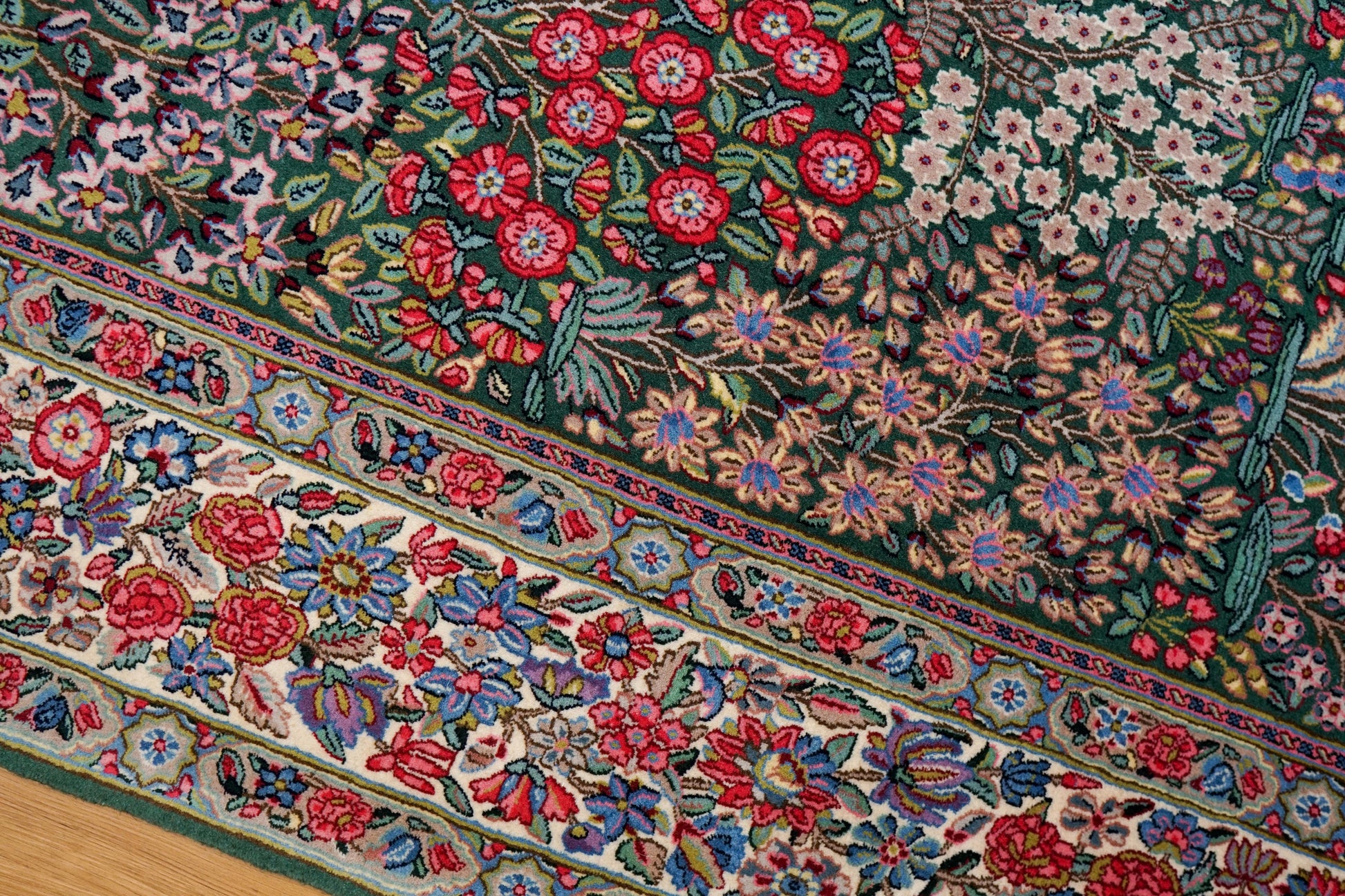  ペルシャ絨毯　ケルマン産  245×155cm　