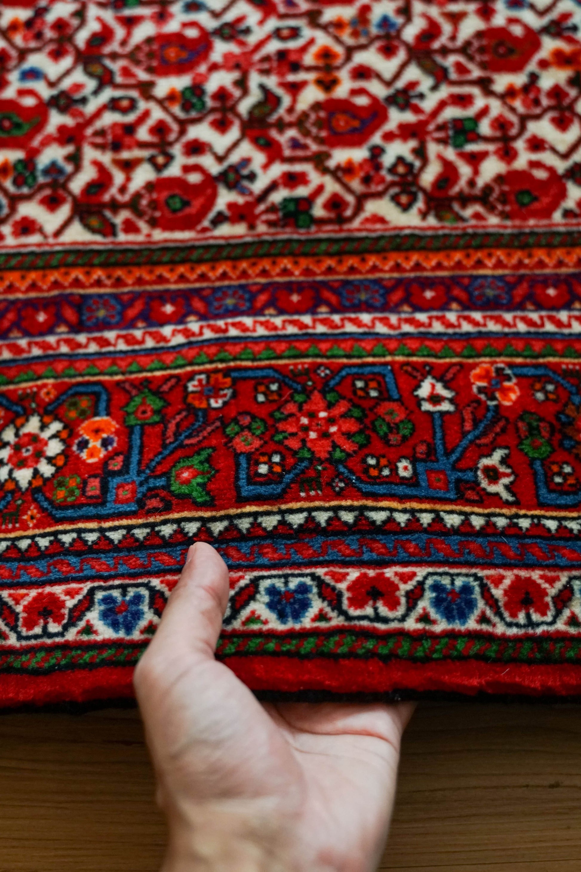  ペルシャ絨毯 ジョーザン産 165×108cm  伝統の花文様が織りなす上質ウールラグ