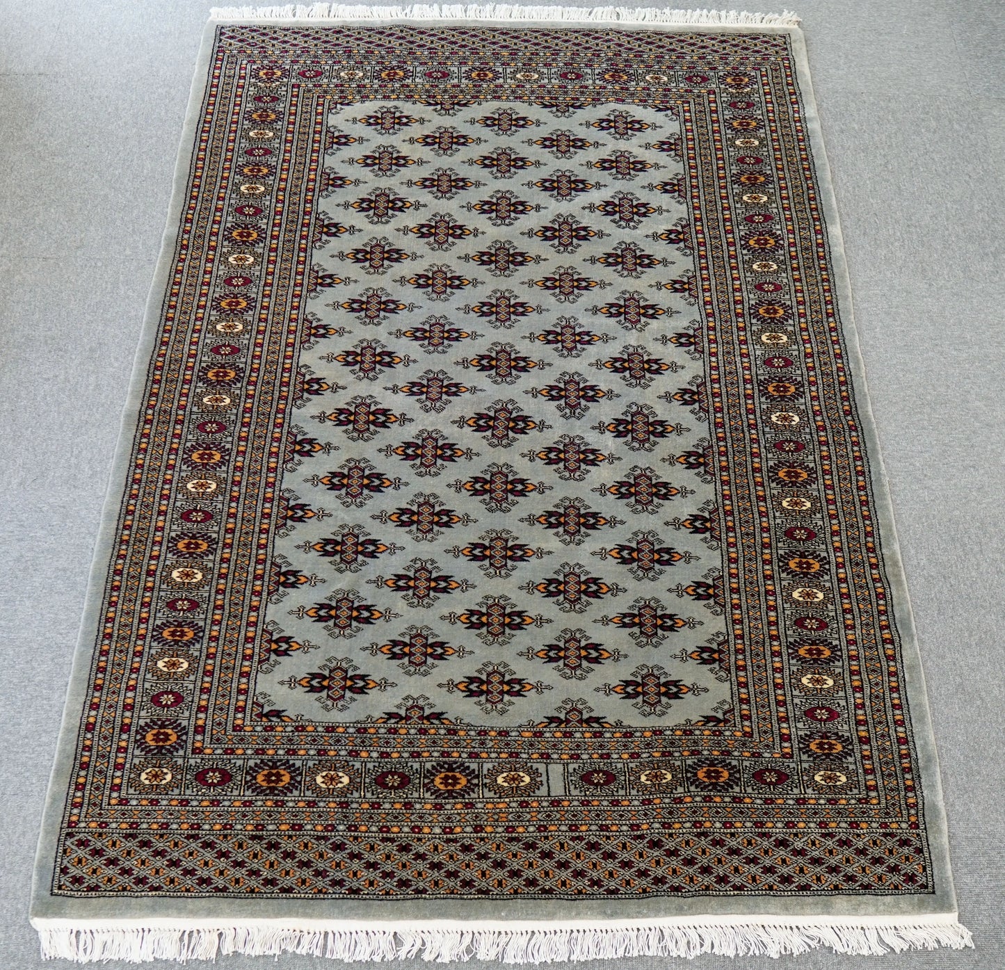184×132cm パキスタン手織り絨毯 Decorworks
