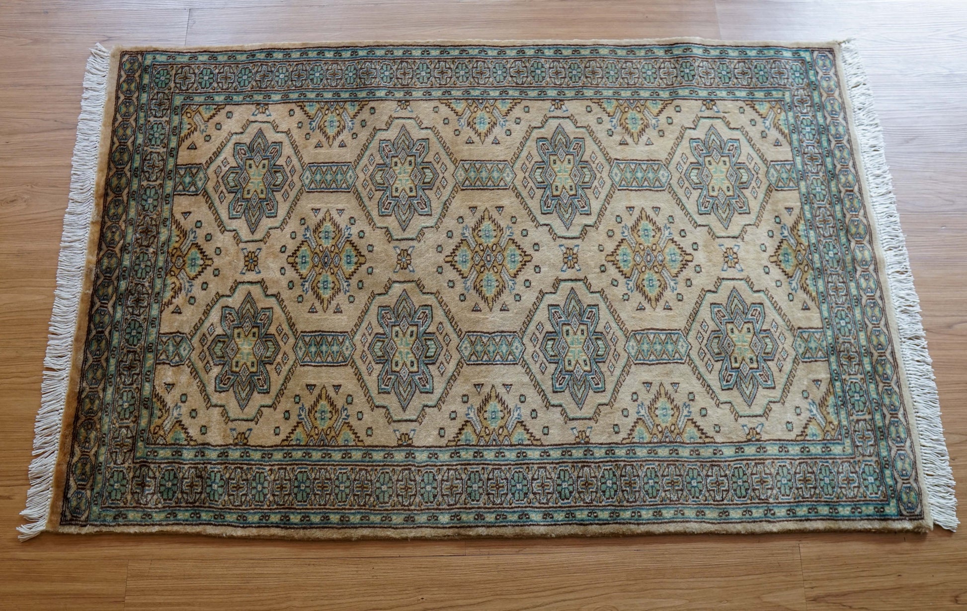  パキスタン手織り絨毯 122×80cm｜ニュージーランド産メリノウール 幾何学フラワー柄 手織りラグ