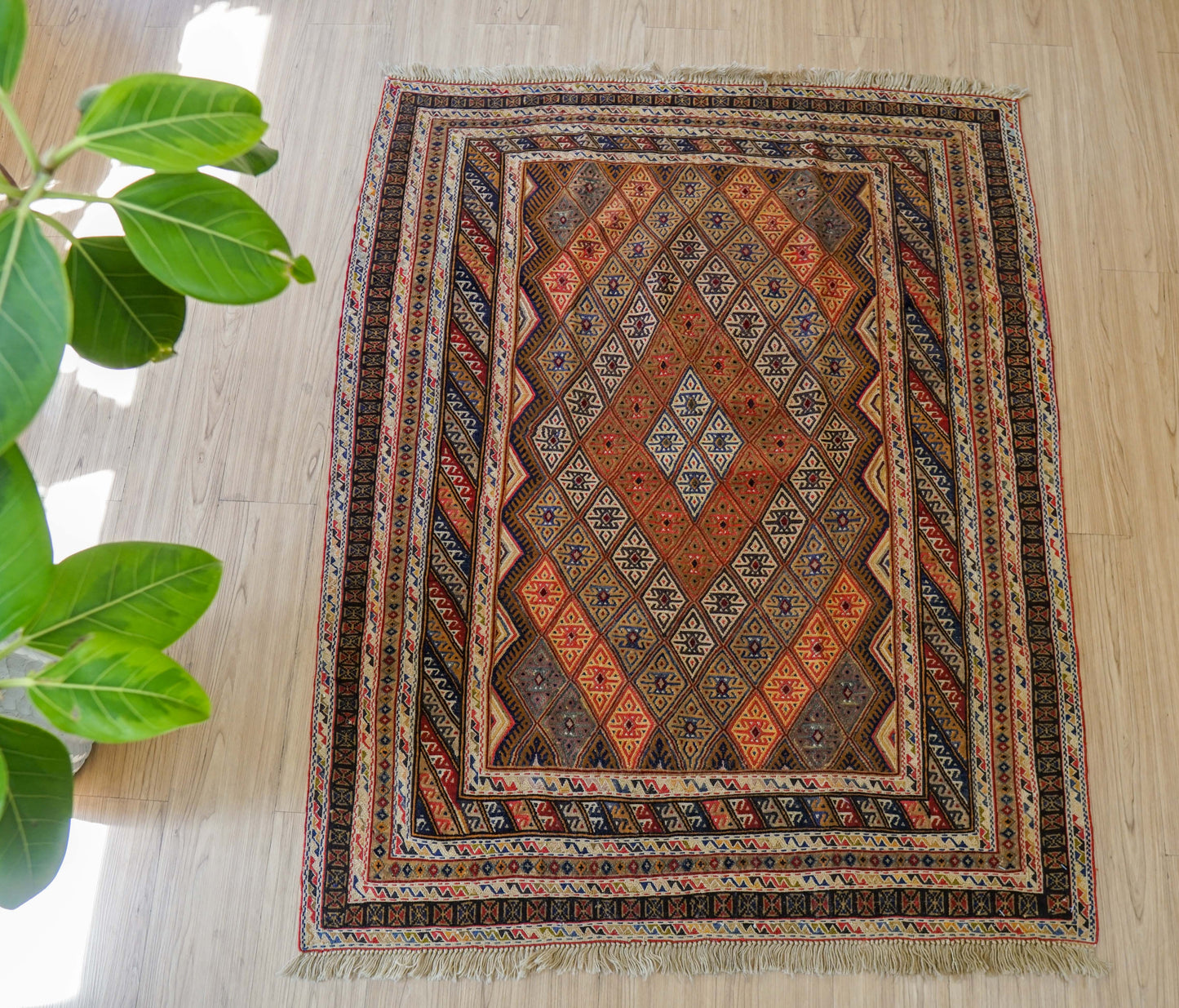 手織りマシュワニキリム アフガニスタン トライバルラグ 138×112cm