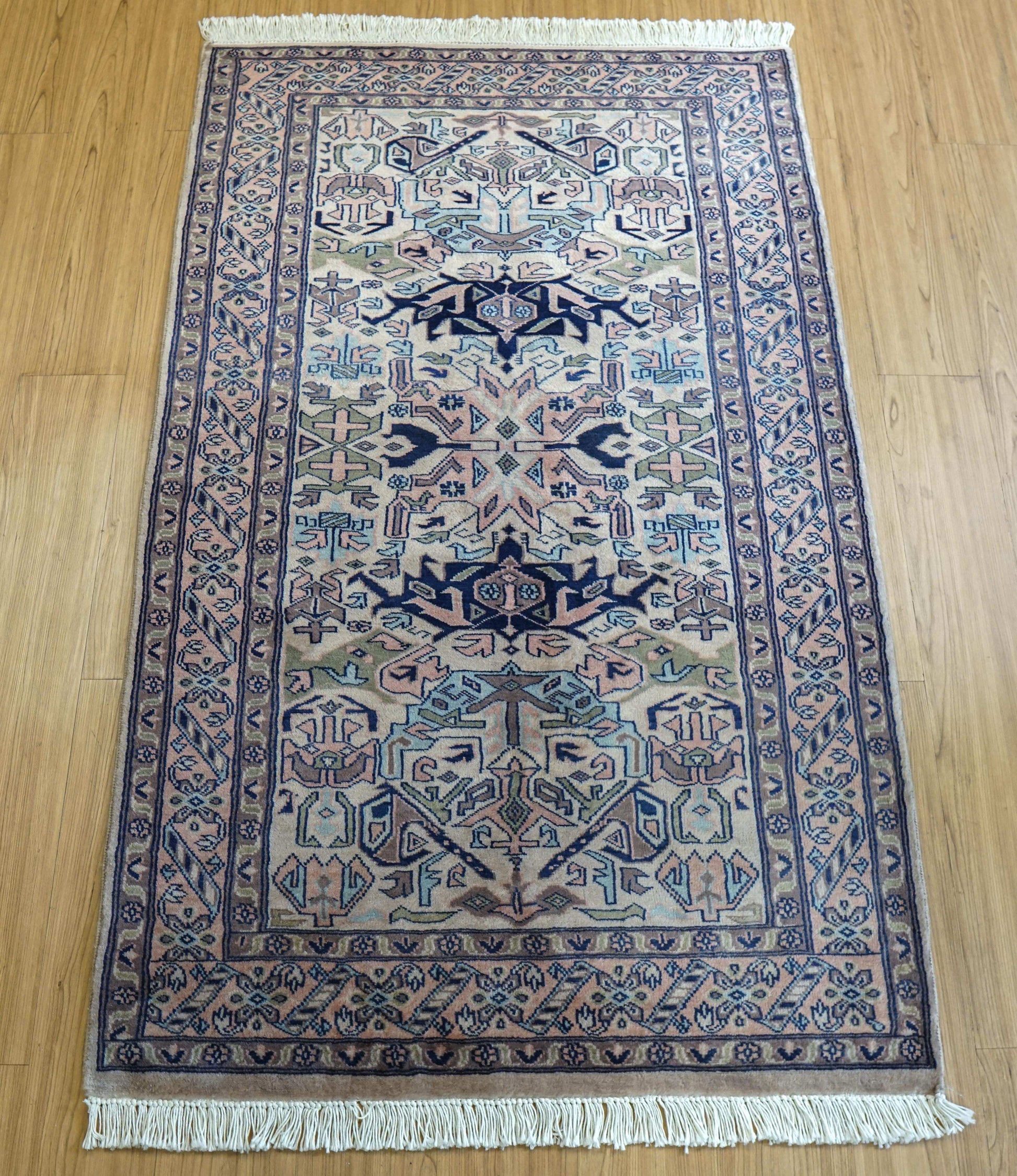  パキスタン手織り絨毯 トライバルラグ 160×98cm ウール