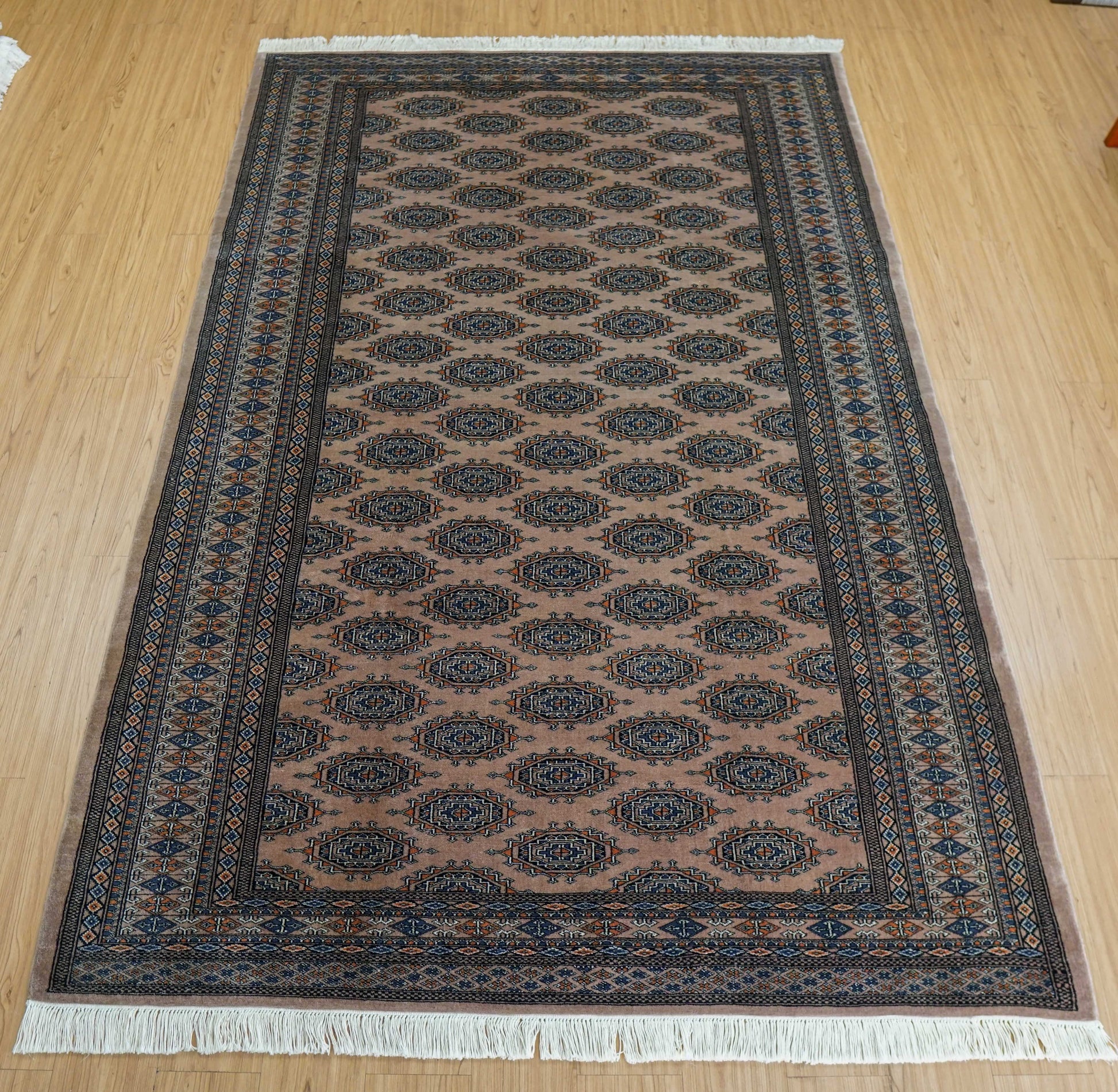  パキスタン手織り絨毯  251×161cm
