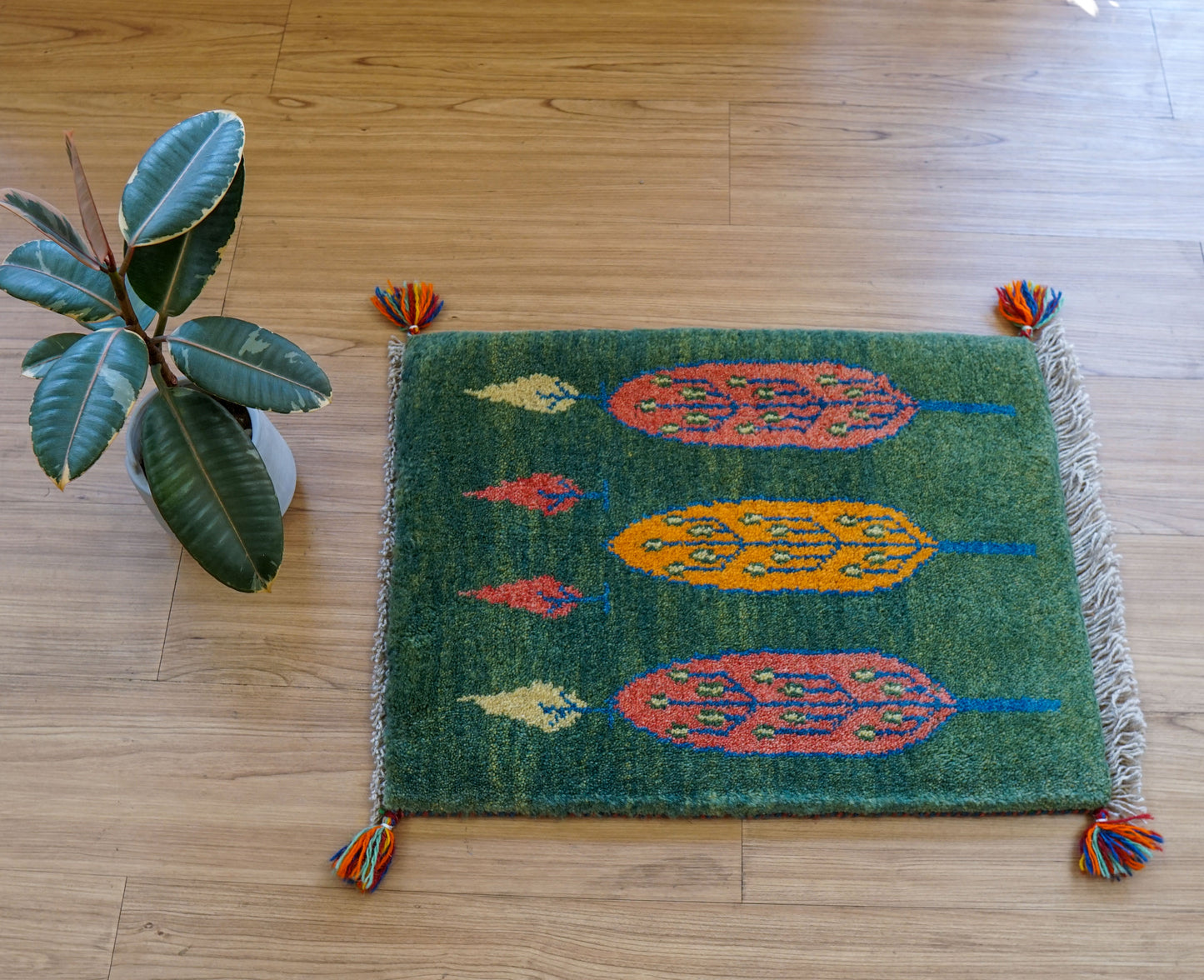  ペルシャ手織りギャッベ アマレ族 60×40cm ライオン文様・玄関マットサイズ