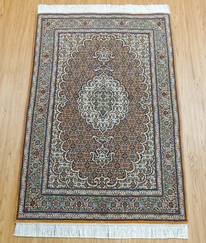  ペルシャ絨毯 タブリーズ産　50RAJ 127×85cm