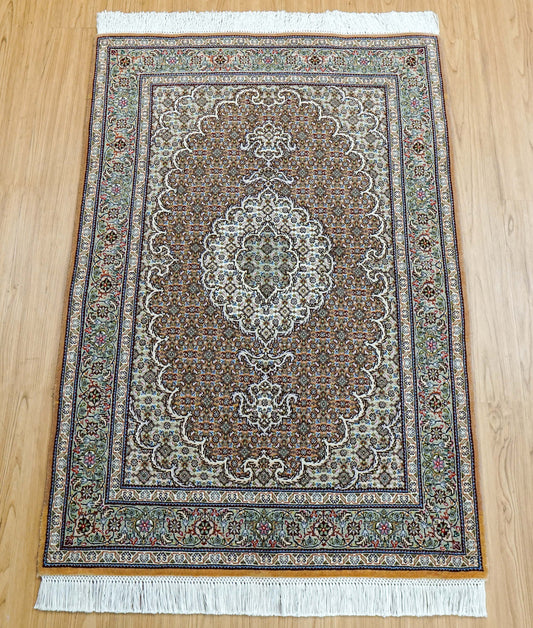  ペルシャ絨毯 タブリーズ産　50RAJ 127×85cm