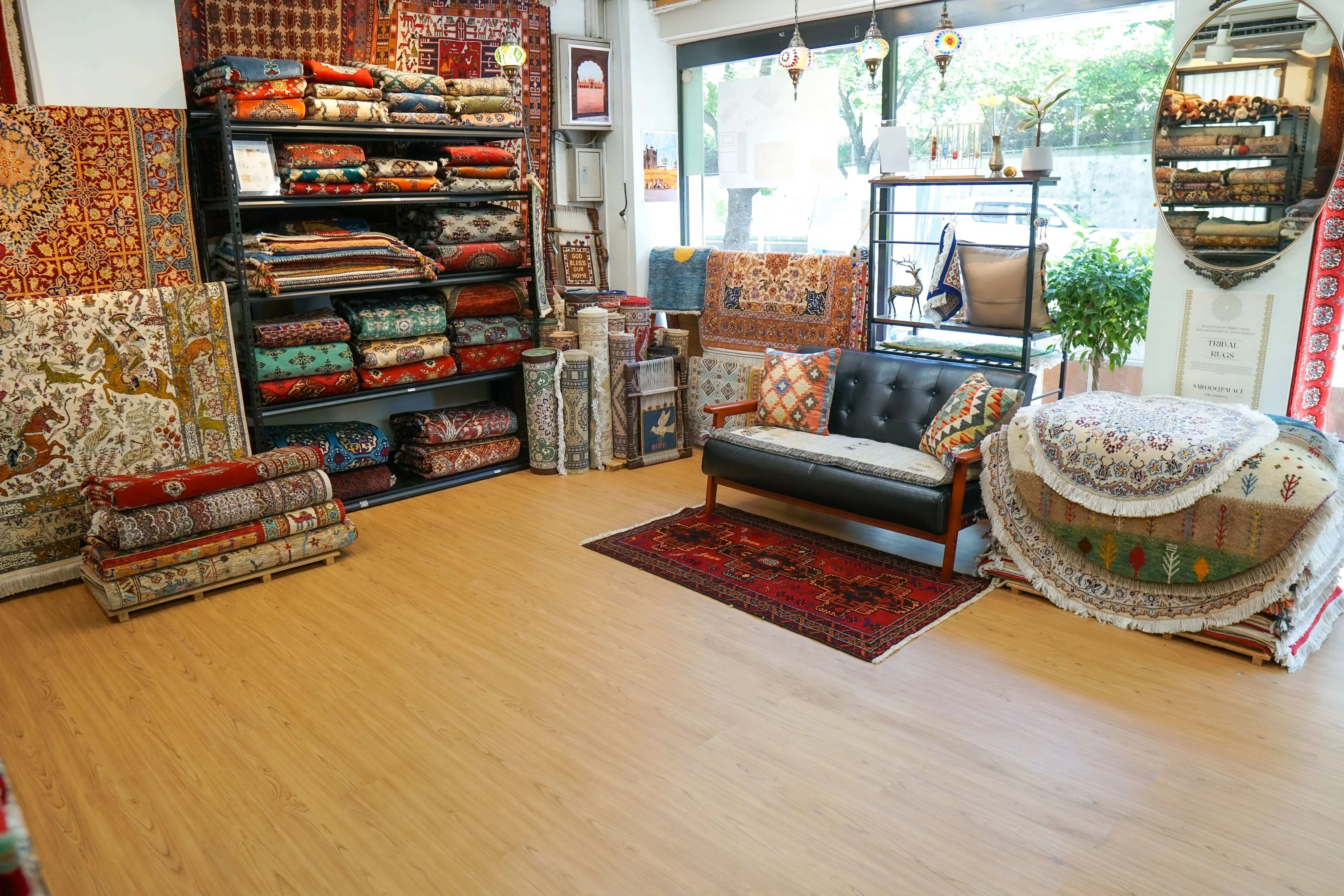 Decor Works Gotanda, Tokyo - Hand-woven rug specialty store