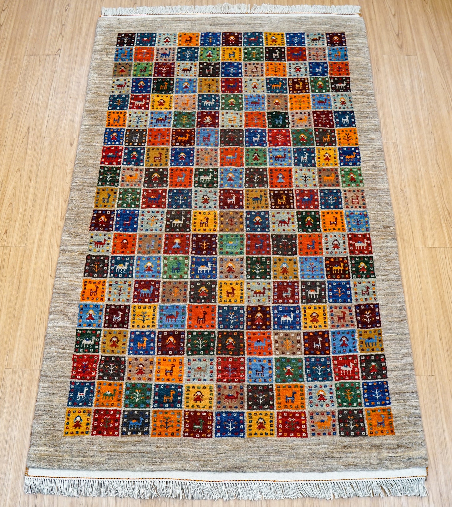  ペルシャ絨毯 手織りカシュクリギャッベ 188×118cm リズバフト