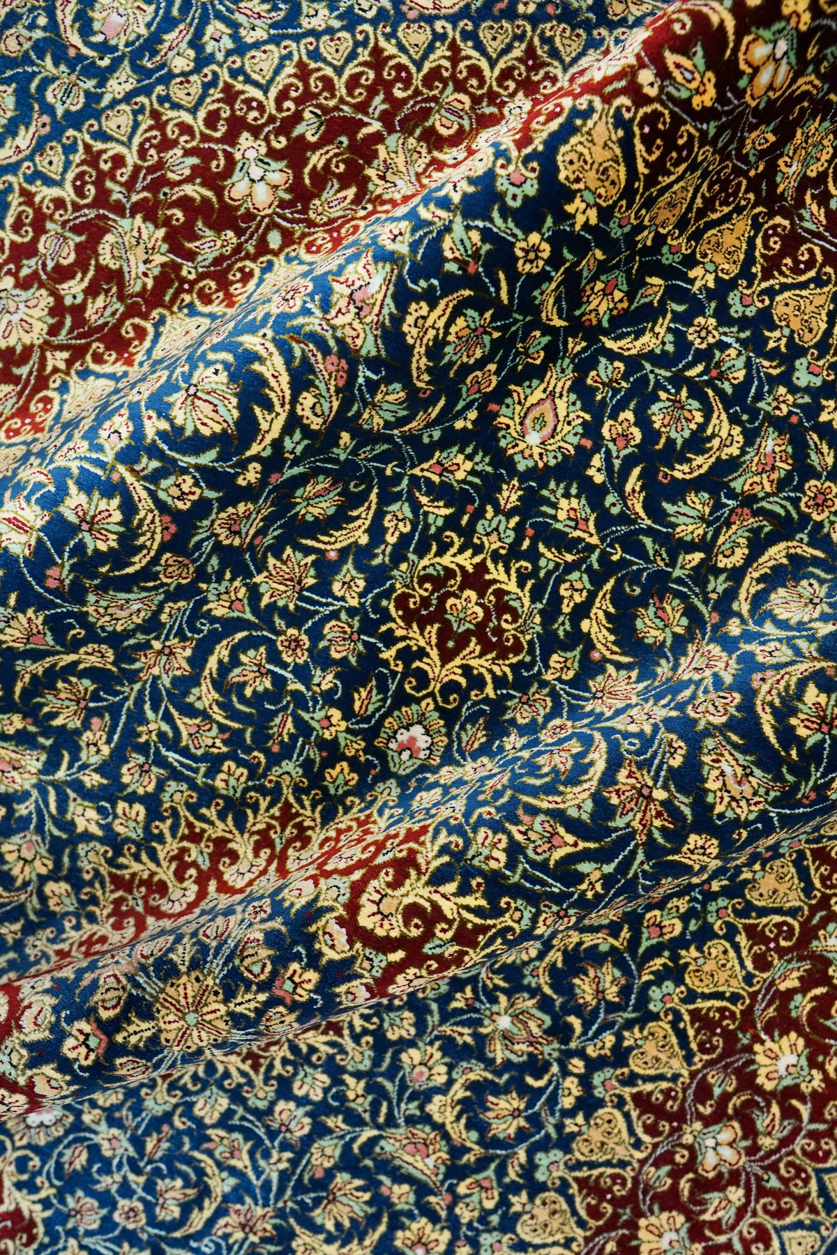  ペルシャ絨毯 クム産 シルク100％ 114×75cm  ラジョルヂ工房