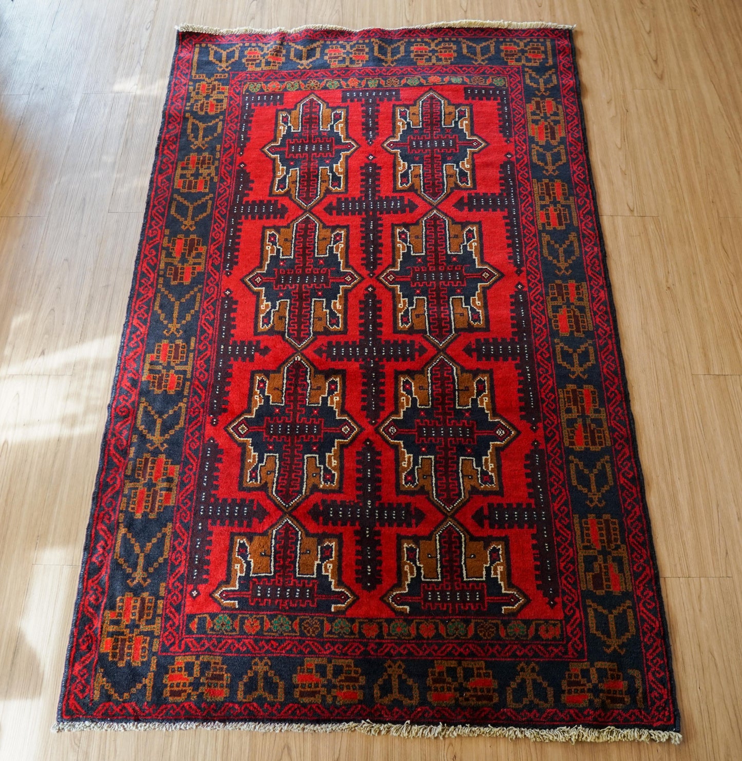 ペルシャ絨毯 バルーチ トライバルラグ 187×114cm