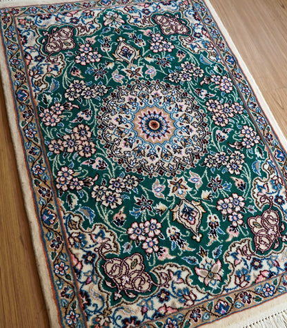  ペルシャ絨毯 ナイン産 手織り 90×63cm｜グリーンメダリオンデザイン 玄関マットサイズ