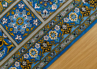  手織り ペルシャ絨毯 ナイン産 194×140cm