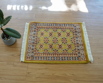  パキスタン手織り絨毯 62×47cm