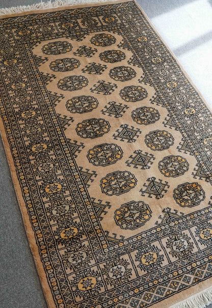  パキスタン手織り絨毯 155×94cm