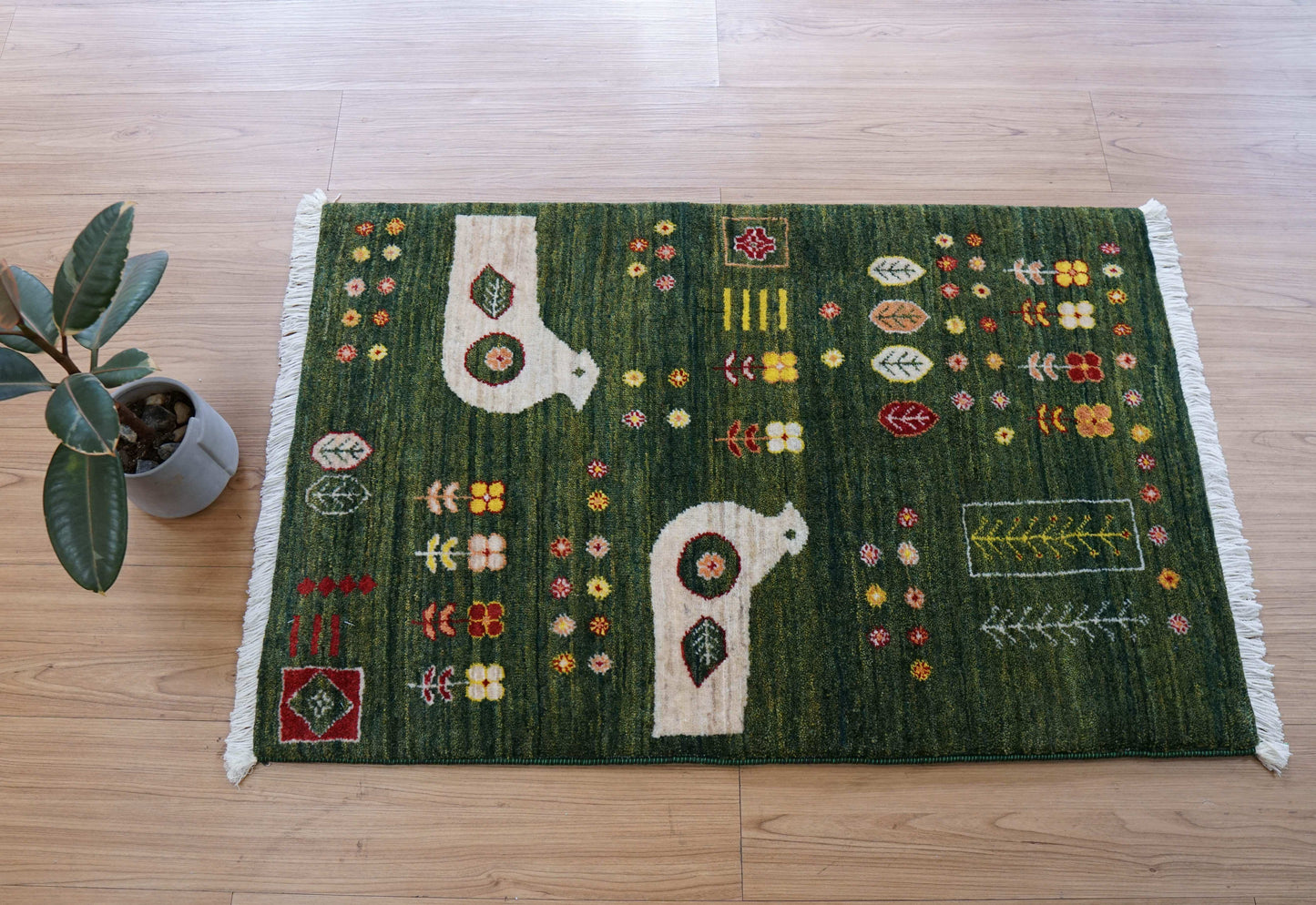  ペルシャ手織りカシュクリギャッベ リズバフト 93×62cm｜緑の草原と鳥のモチーフ・高密度織り ギャベ