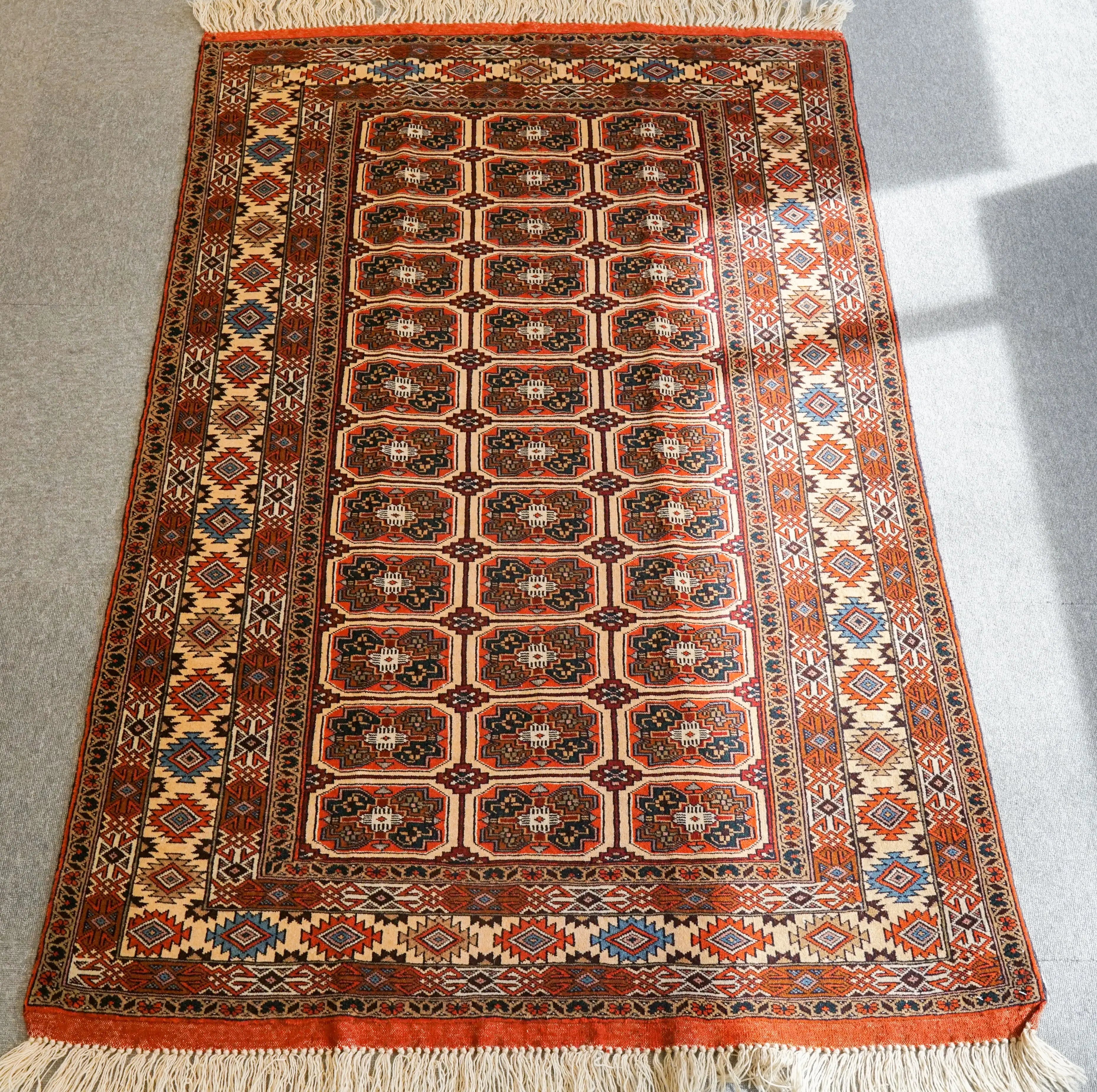 174×120cm トルクメン ボハラ 手織り絨毯 - Decorworks