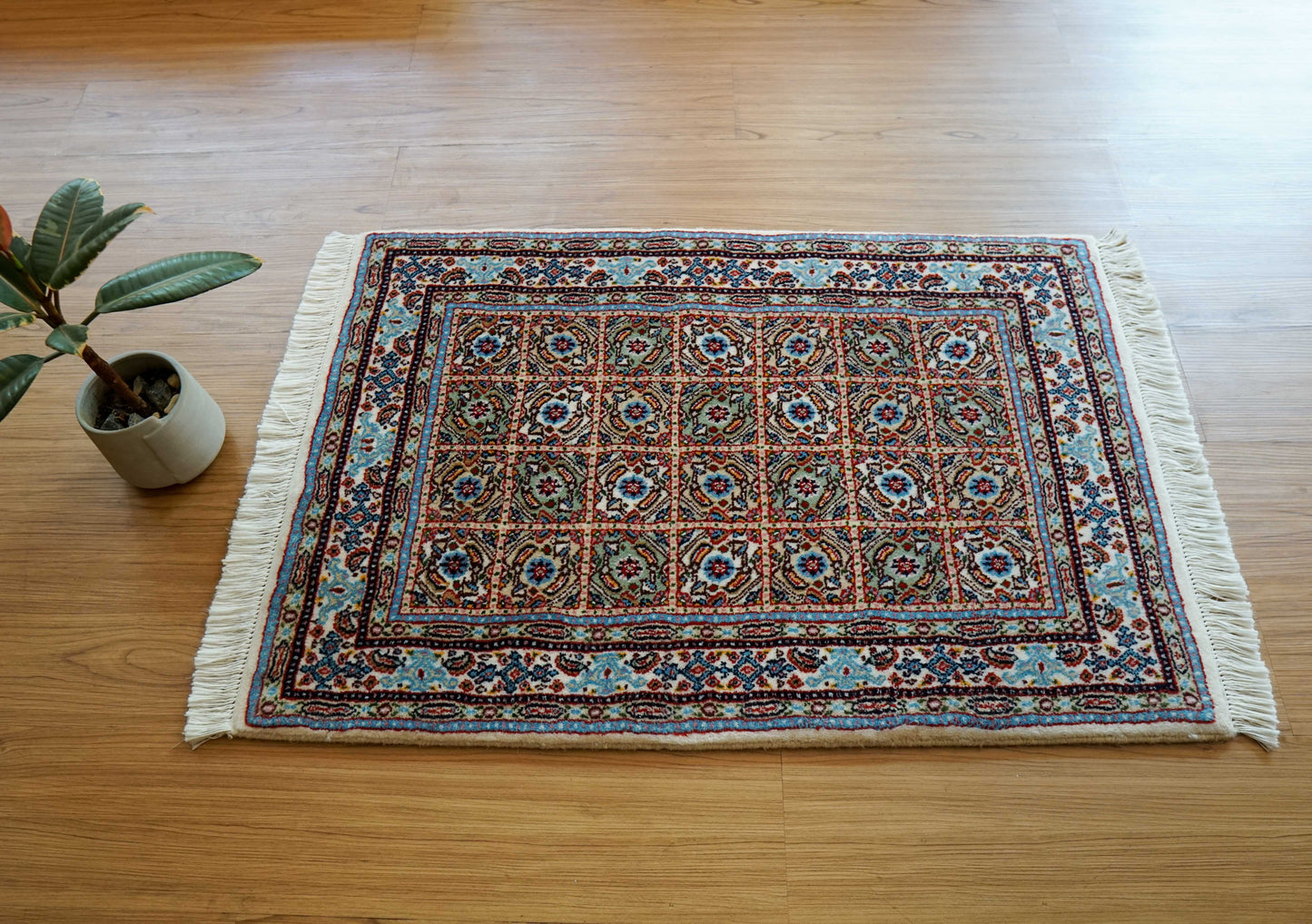  ペルシャ絨毯　ムード産　89×60cm