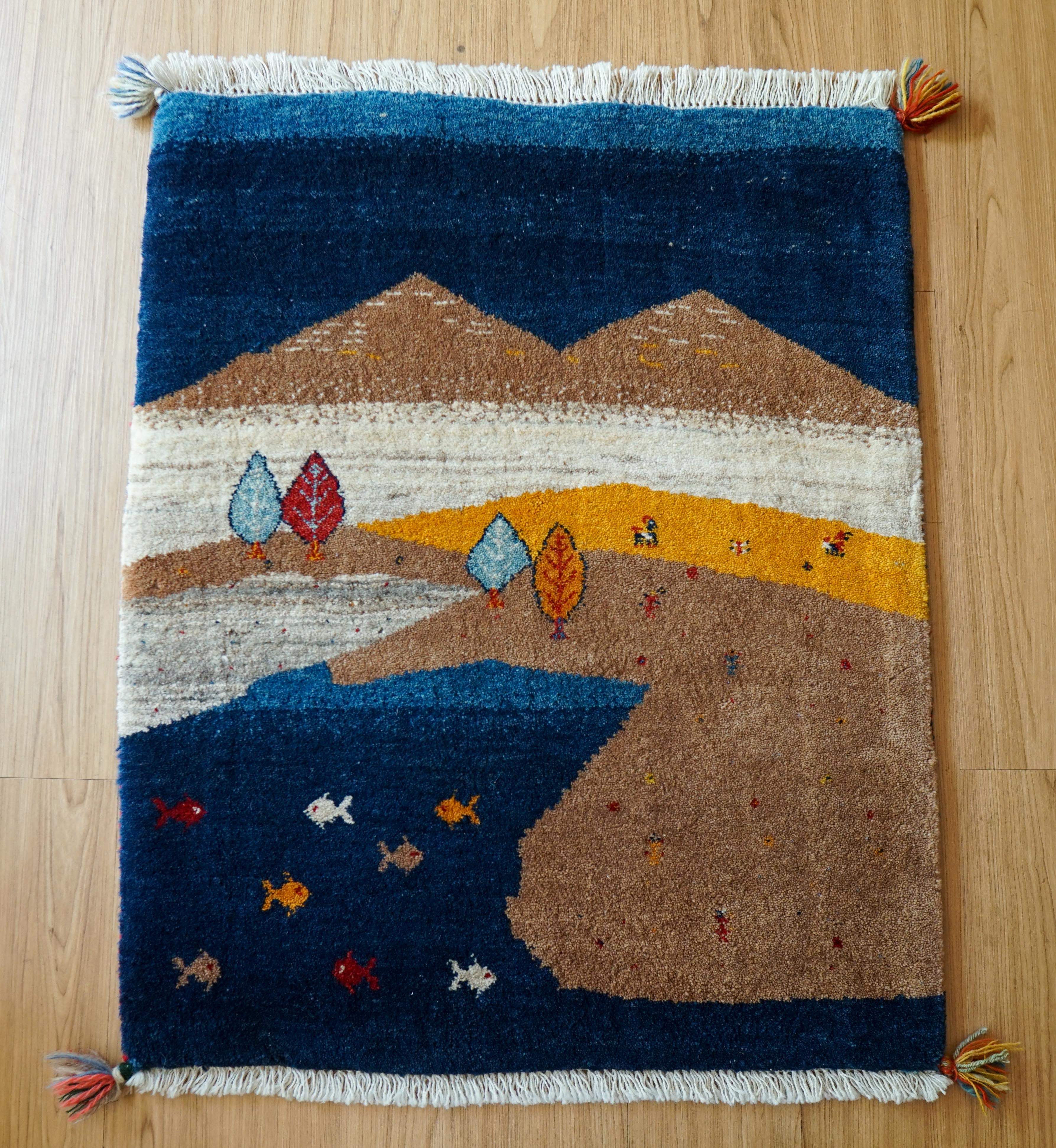 ペルシャ手織り カシュクリ ギャッベ リズバフト 95×64cm ギャベ ペルシャ手織りカシュクリギャッベ 93×74cm｜風景画のような天然染料