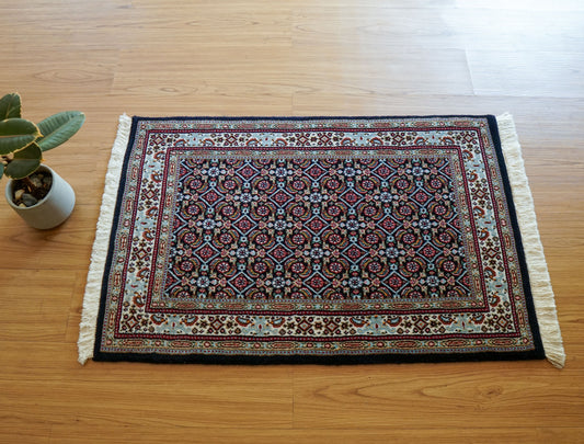  ペルシャ 絨毯　ムード産 89×58cm