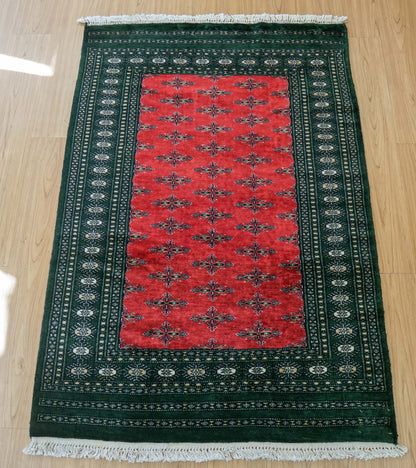  パキスタン手織り絨毯 143×92cm｜バタフライ文様・お守りモチーフのボーダー 高密度ウール