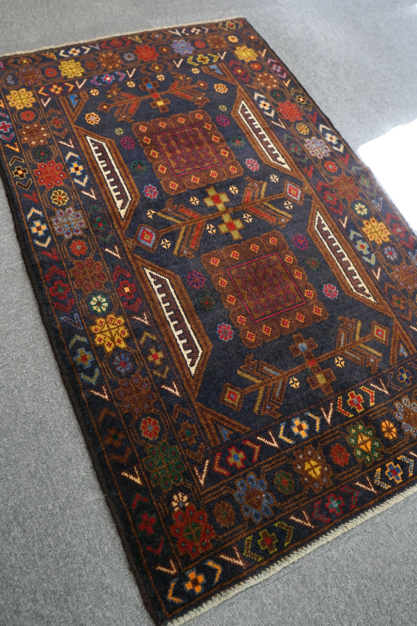 144×88cm ペルシャ絨毯 バルーチ 手織り トライバルラグ ヴィンテージ Decorworks