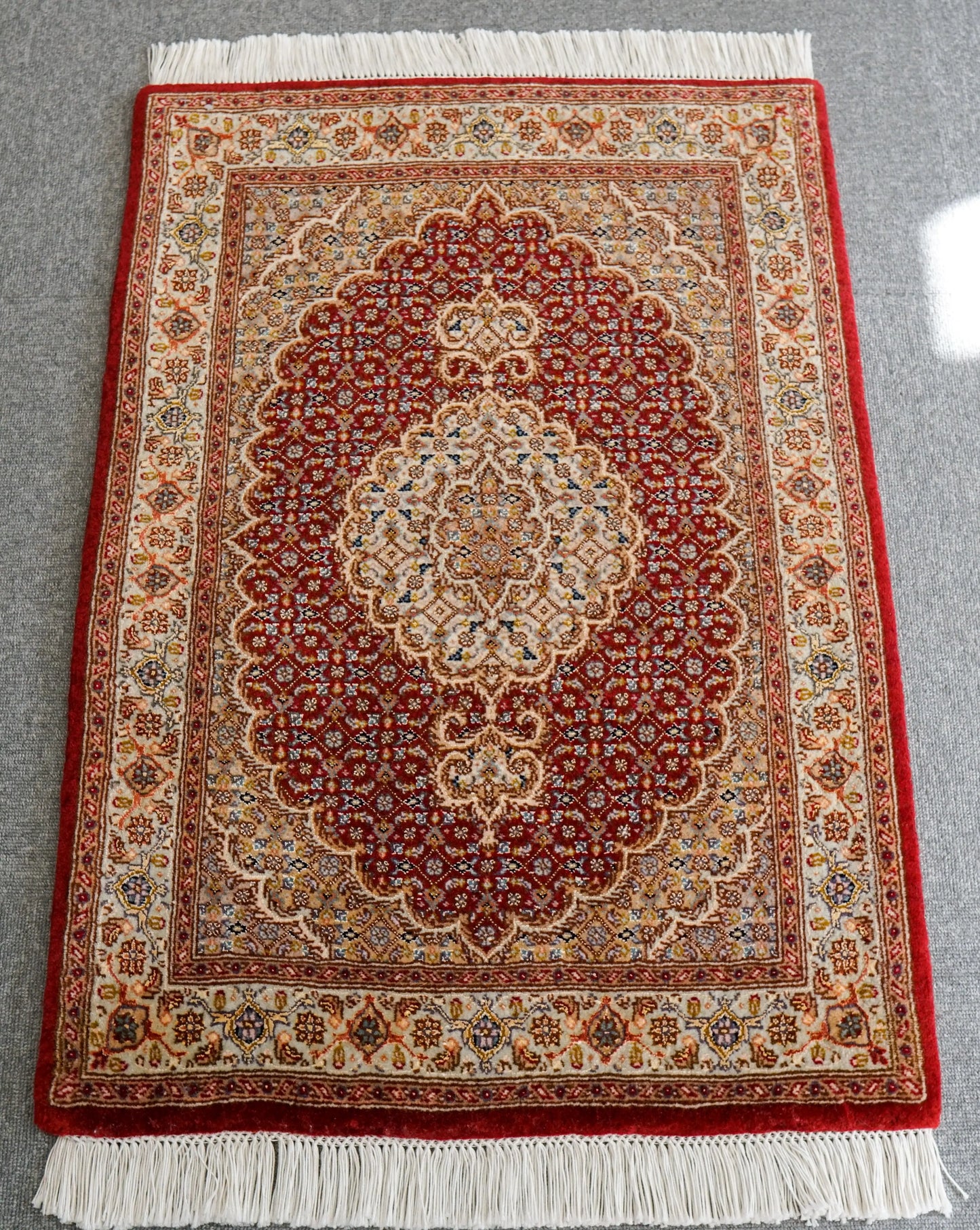 88×61cm【ペルシャ手織り絨毯 タブリーズ産　50RAJ】 Decorworks